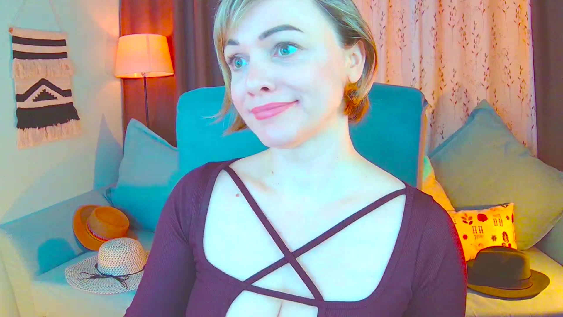 Gallery image thumbnail from SweetDazzle's myfreecams stream on, 03/20/2025, 08:36 image 8 of 20