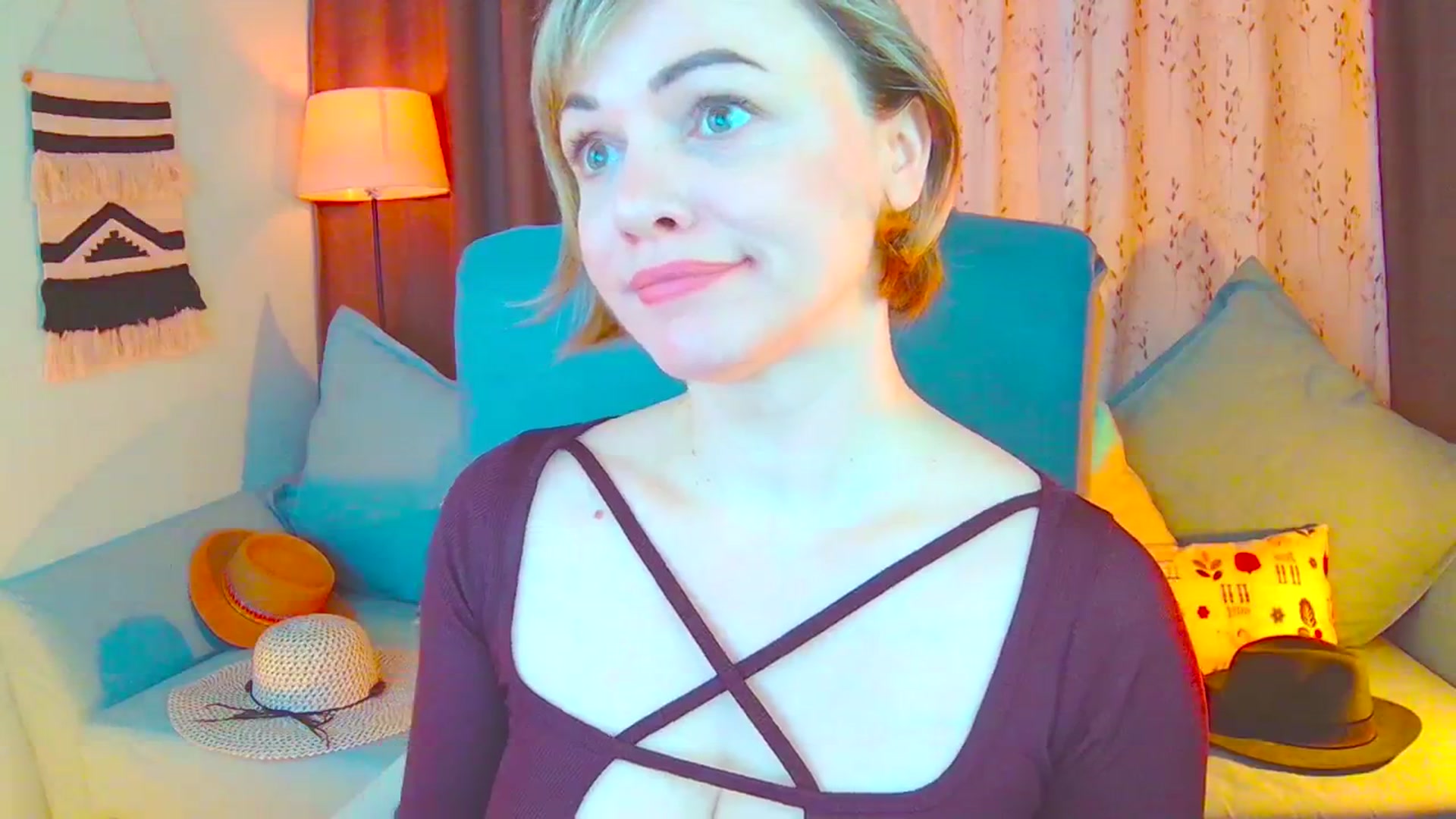 Gallery image thumbnail from SweetDazzle's myfreecams stream on, 03/20/2025, 08:36 image 7 of 20