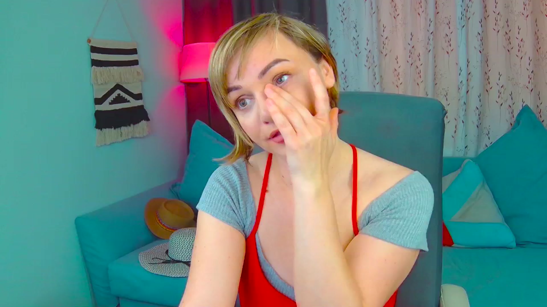 Gallery image thumbnail from SweetDazzle's myfreecams stream on, 03/21/2025, 08:20 image 20 of 20