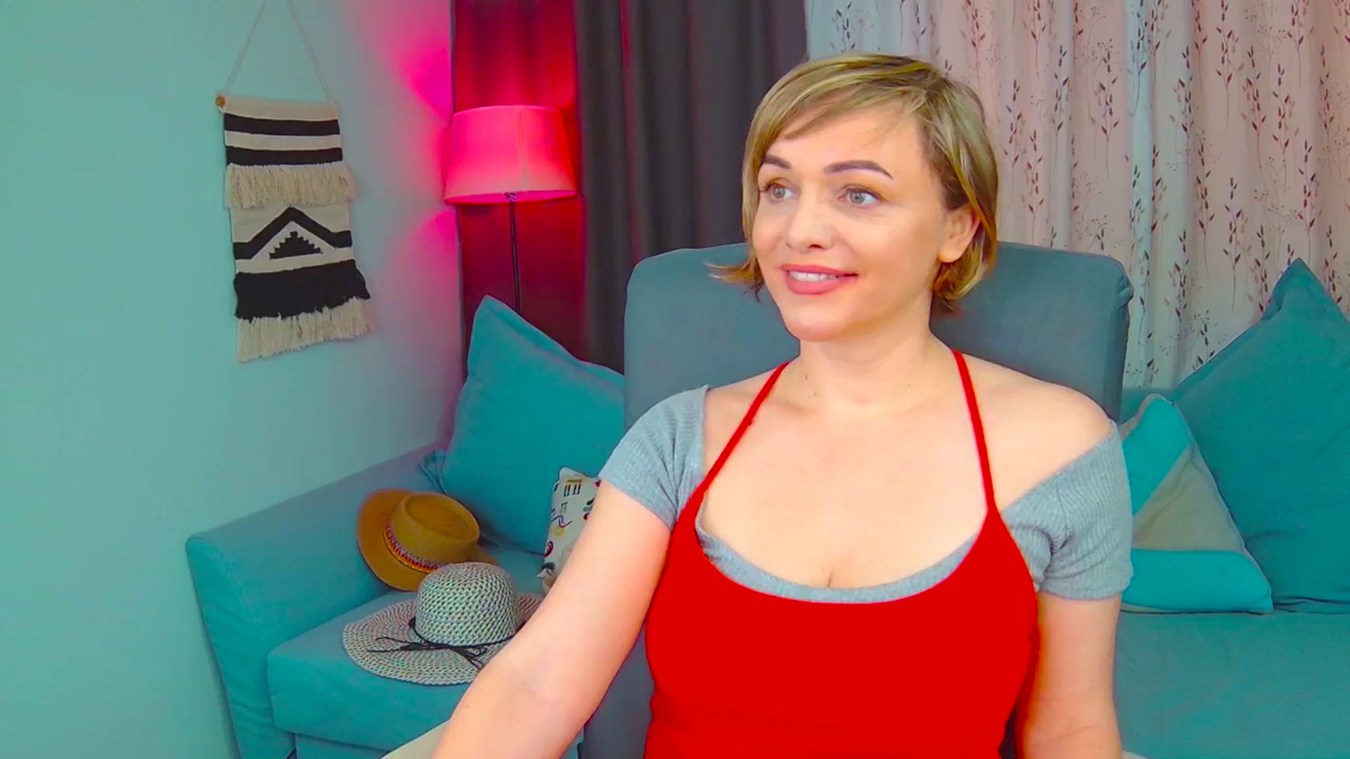 Gallery image thumbnail from SweetDazzle's myfreecams stream on, 03/21/2025, 08:20 image 12 of 20