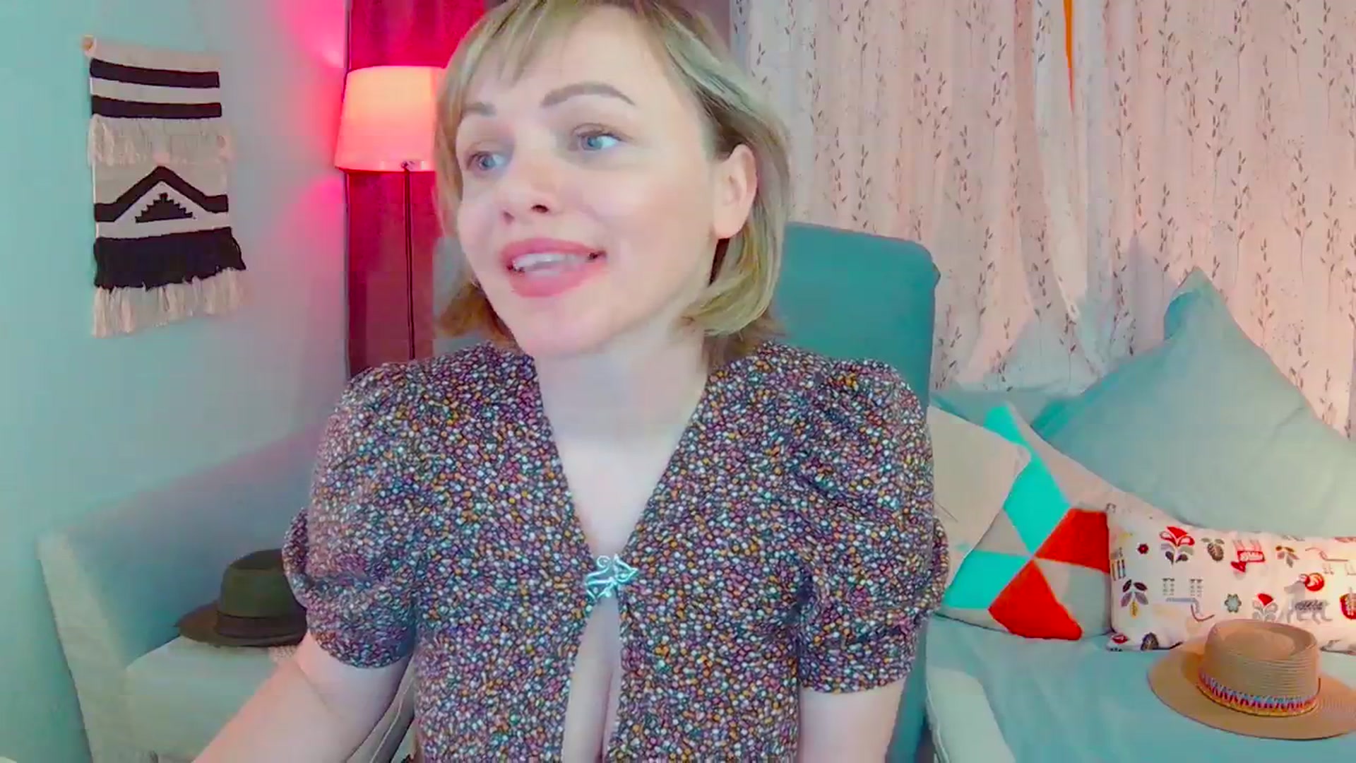 Gallery image thumbnail from SweetDazzle's myfreecams stream on, 04/28/2025, 12:16 image 18 of 20