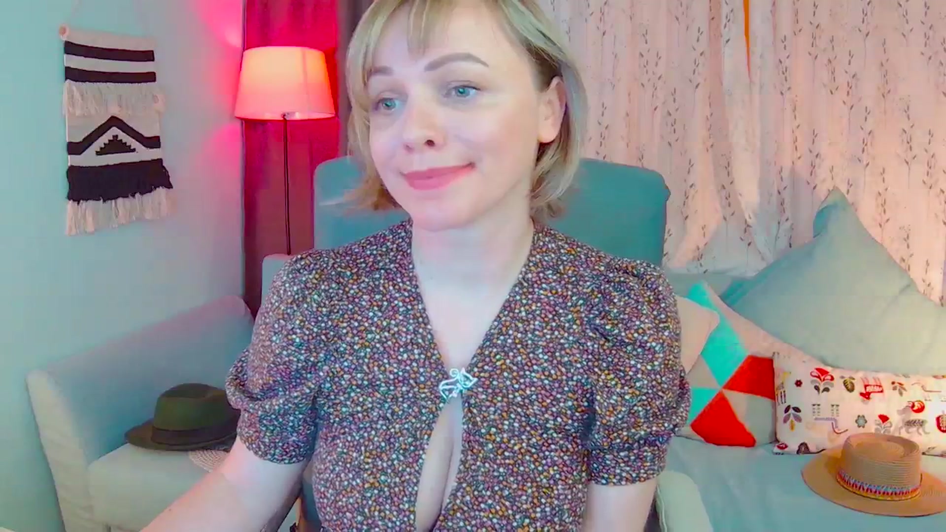 Gallery image thumbnail from SweetDazzle's myfreecams stream on, 04/28/2025, 12:16 image 7 of 20