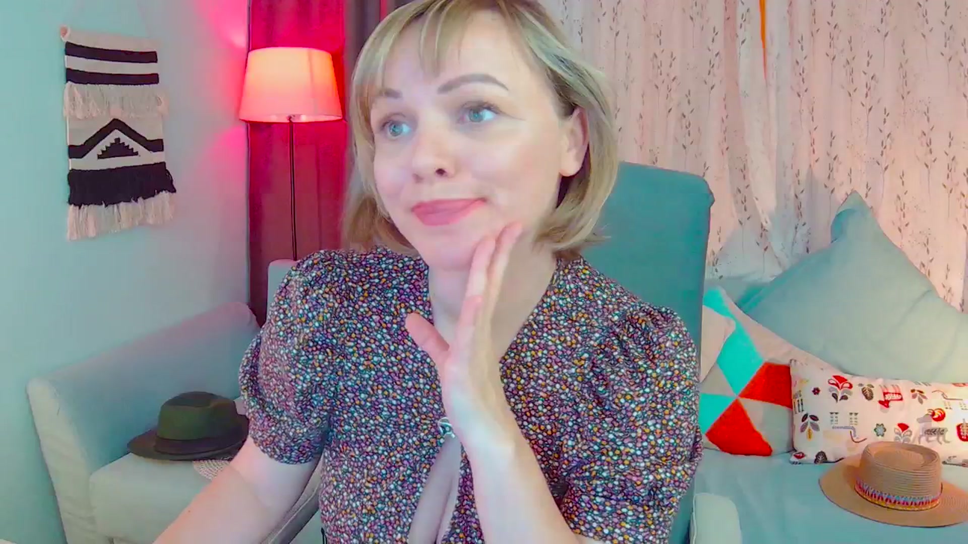 Gallery image thumbnail from SweetDazzle's myfreecams stream on, 04/28/2025, 12:16 image 17 of 20