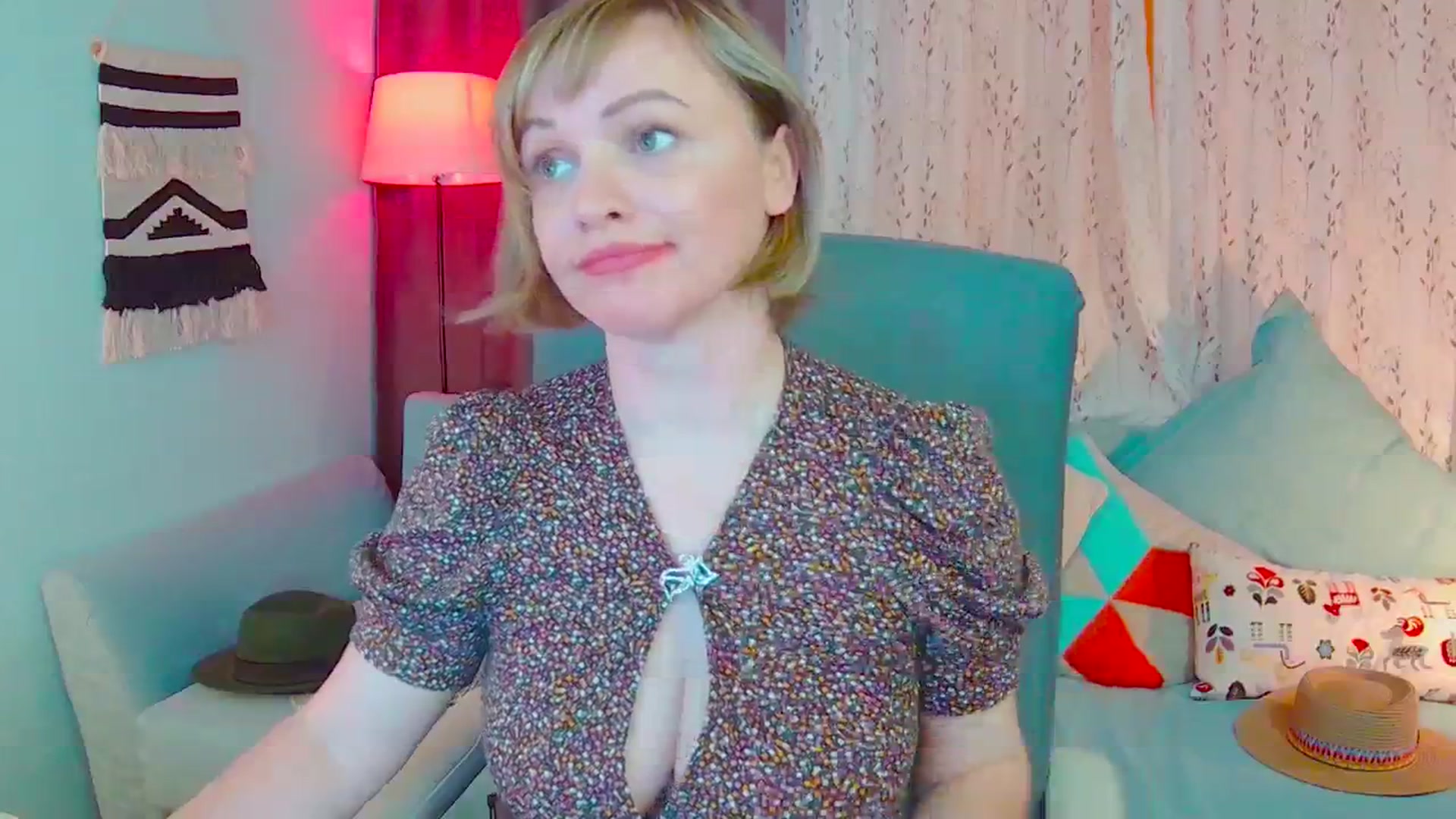 Gallery image thumbnail from SweetDazzle's myfreecams stream on, 04/28/2025, 12:16 image 3 of 20