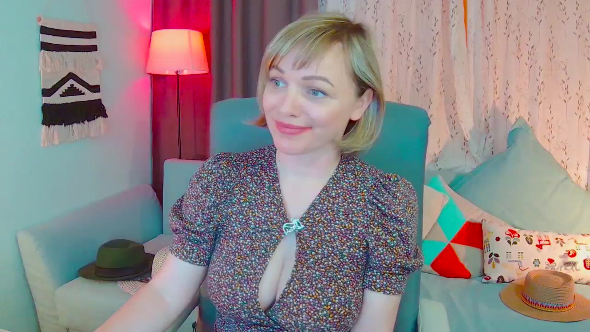 Gallery image thumbnail from SweetDazzle's myfreecams stream on, 04/28/2025, 12:16 image 11 of 20