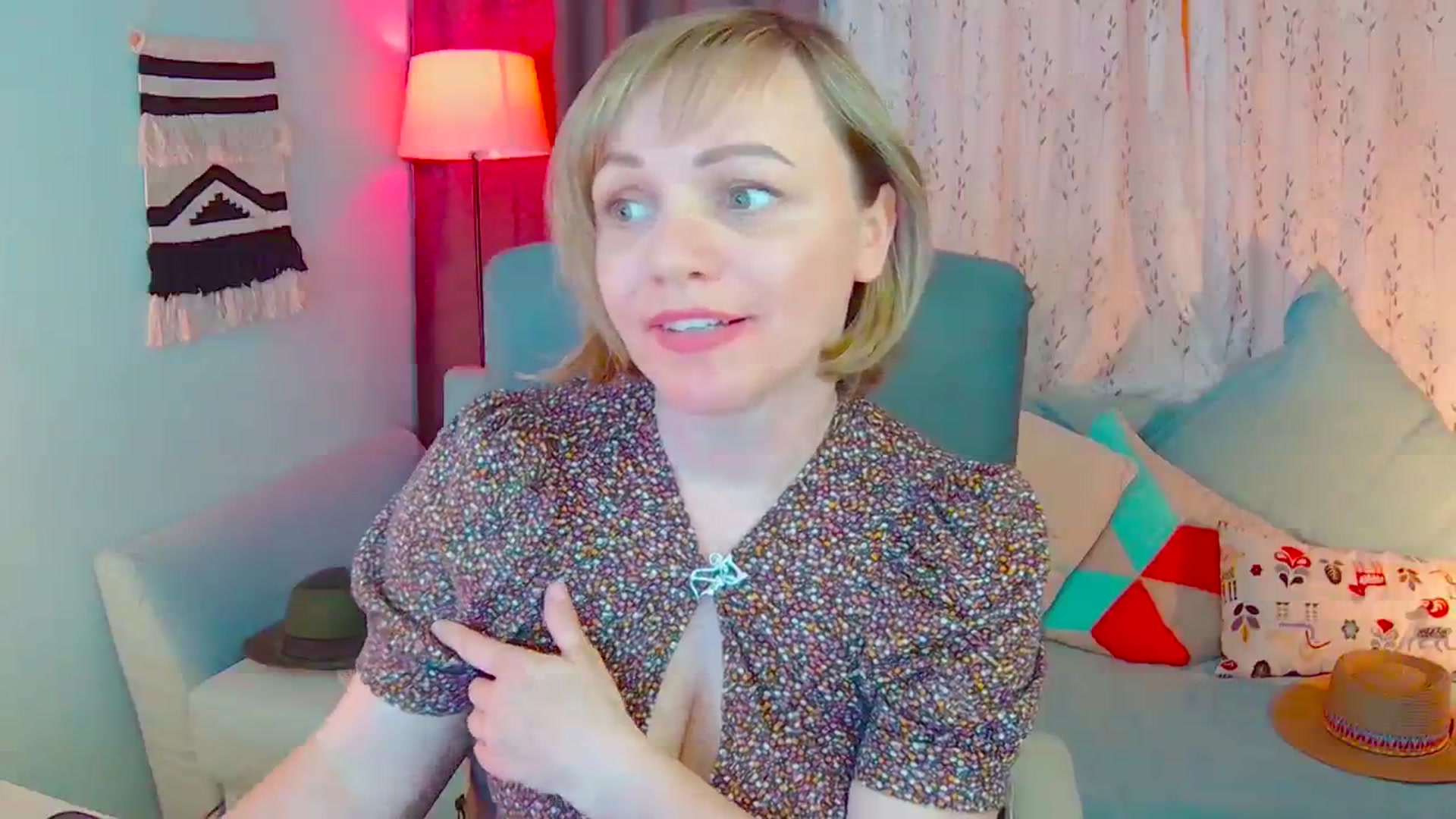 Gallery image thumbnail from SweetDazzle's myfreecams stream on, 04/28/2025, 15:39 image 18 of 20