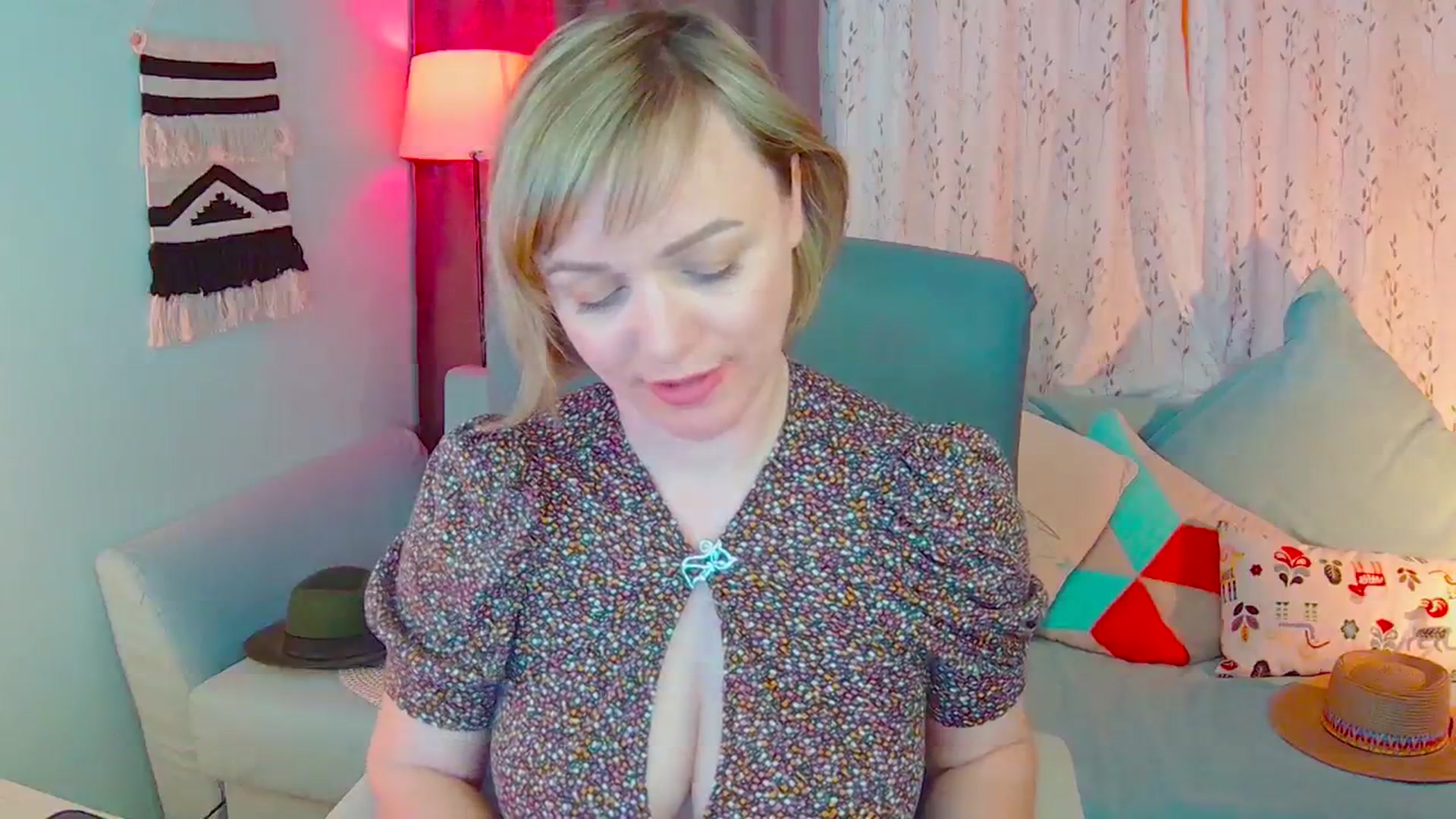 Gallery image thumbnail from SweetDazzle's myfreecams stream on, 04/28/2025, 15:39 image 11 of 20