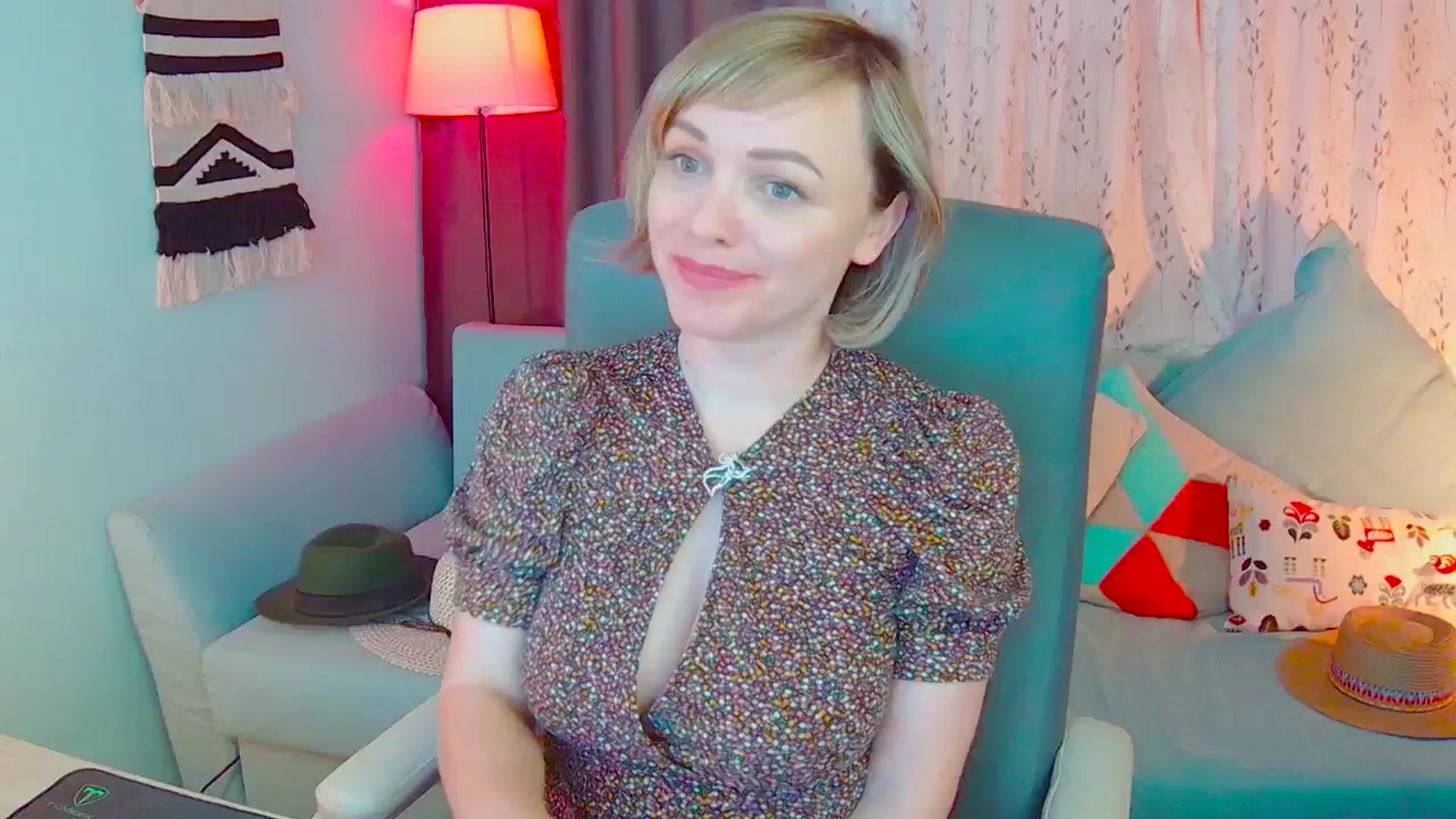 Gallery image thumbnail from SweetDazzle's myfreecams stream on, 04/28/2025, 15:39 image 1 of 20