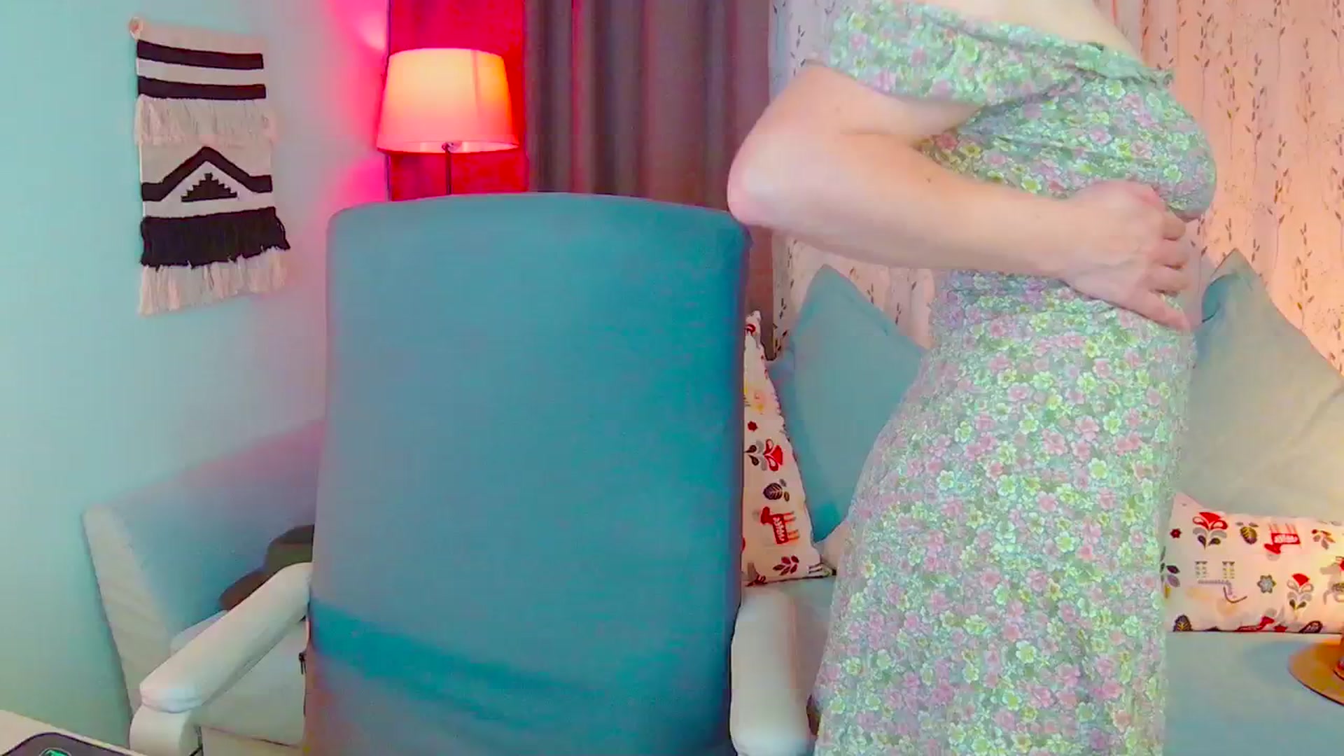 Gallery image thumbnail from SweetDazzle's myfreecams stream on, 04/29/2025, 10:03 image 18 of 20