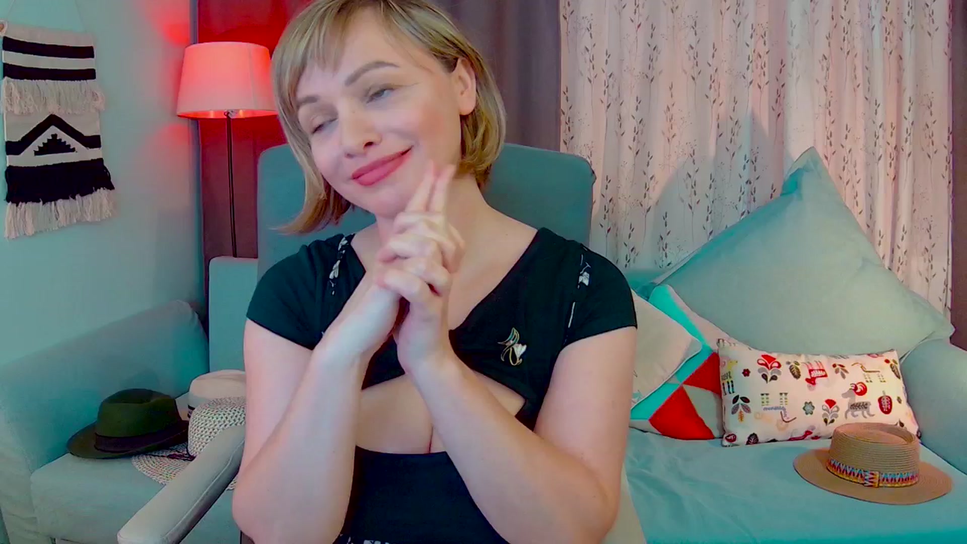 Gallery image thumbnail from SweetDazzle's myfreecams stream on, 04/30/2025, 15:46 image 12 of 20