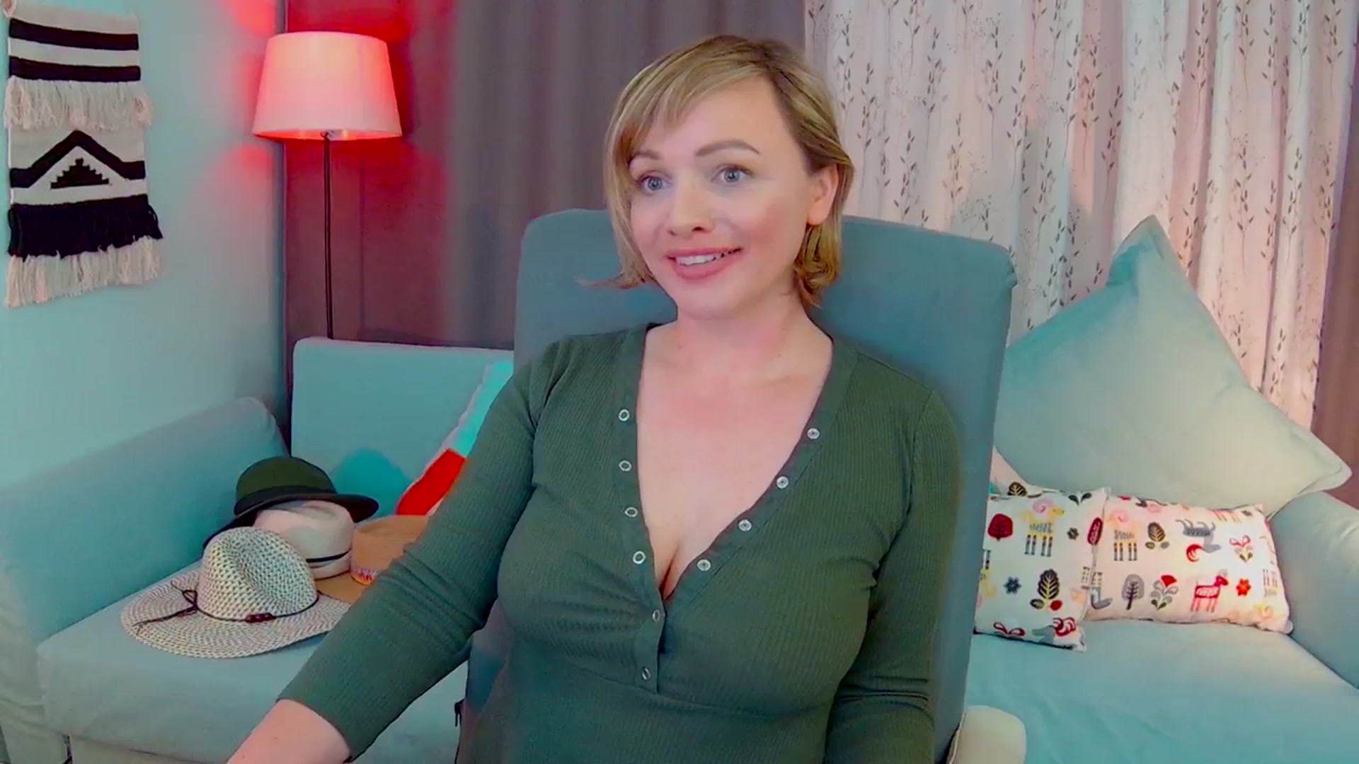 Gallery image thumbnail from SweetDazzle's myfreecams stream on, 05/08/2025, 17:10 image 8 of 20