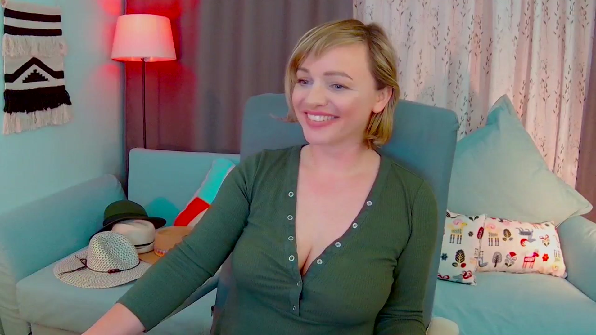 Gallery image thumbnail from SweetDazzle's myfreecams stream on, 05/08/2025, 17:10 image 10 of 20