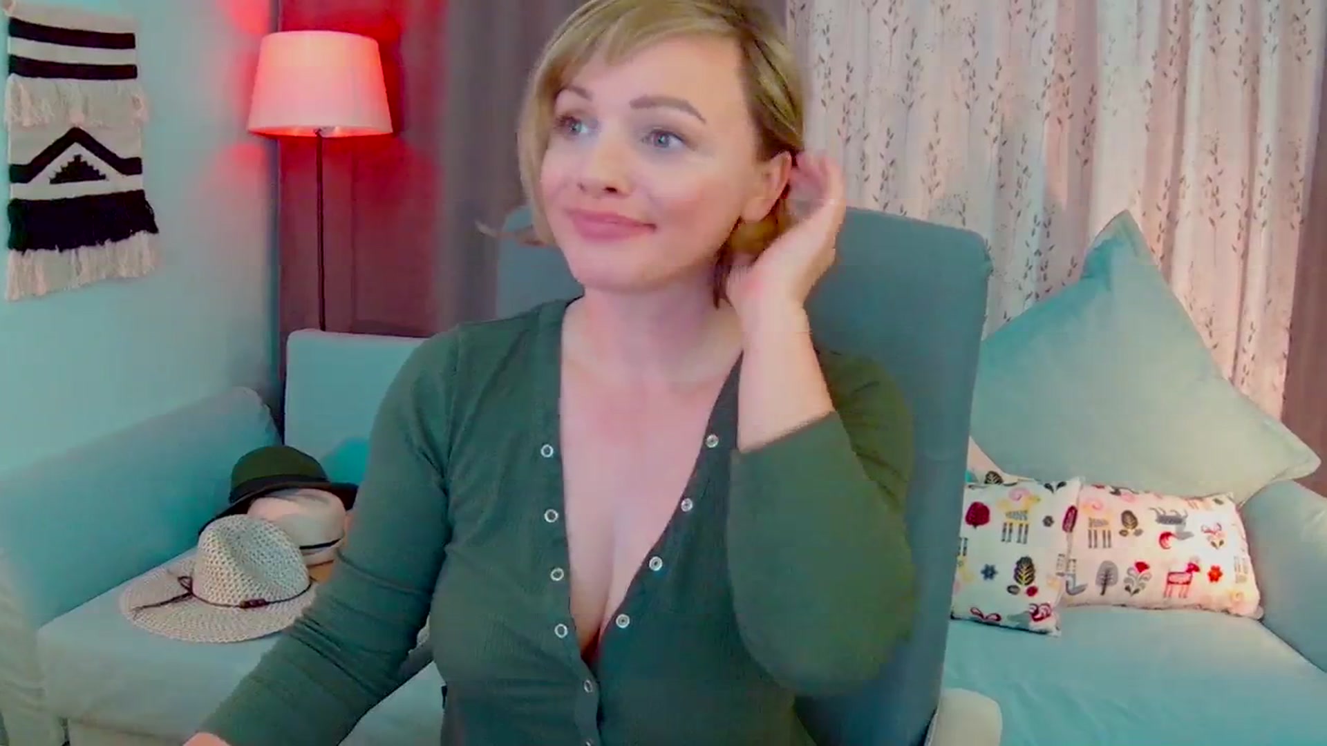 Gallery image thumbnail from SweetDazzle's myfreecams stream on, 05/08/2025, 17:10 image 4 of 20
