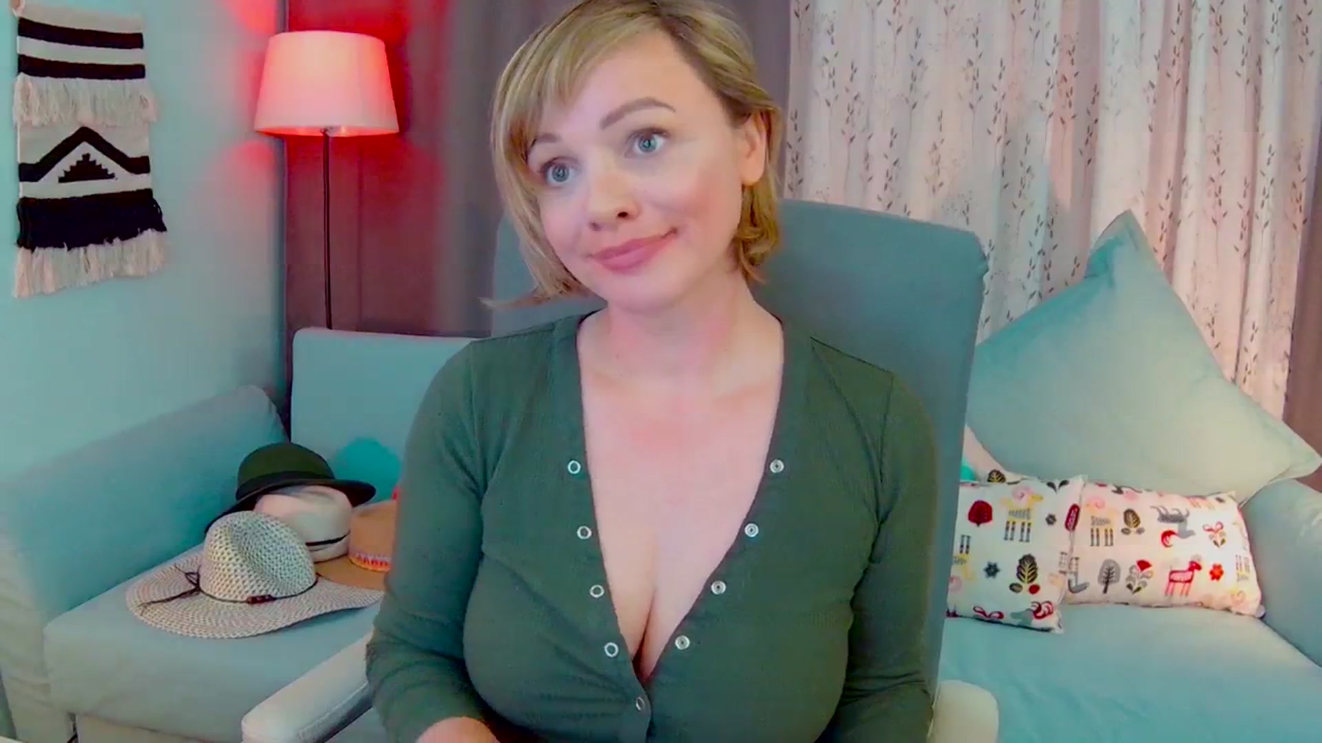 Gallery image thumbnail from SweetDazzle's myfreecams stream on, 05/08/2025, 17:10 image 13 of 20