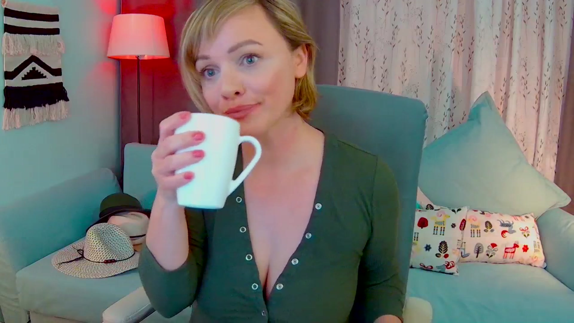 Gallery image thumbnail from SweetDazzle's myfreecams stream on, 05/08/2025, 17:10 image 3 of 20