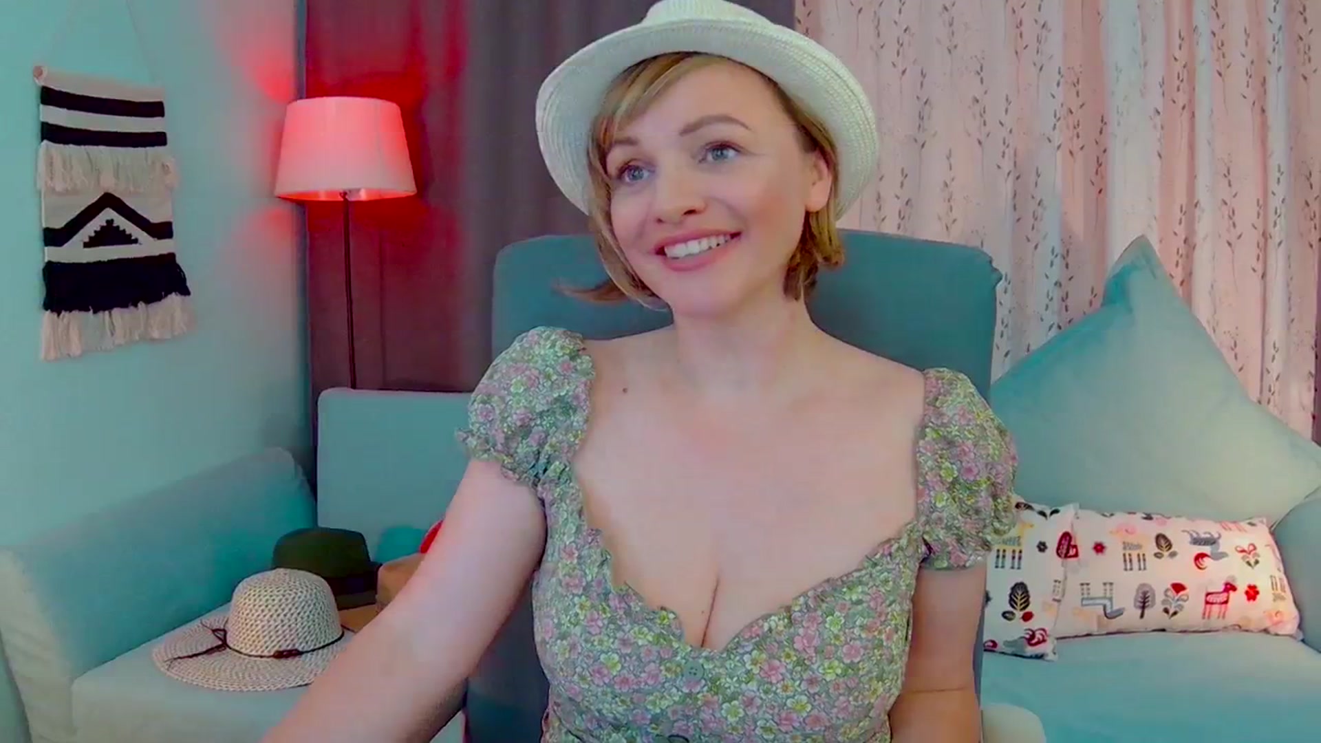 Gallery image thumbnail from SweetDazzle's myfreecams stream on, 05/09/2025, 10:53 image 18 of 20