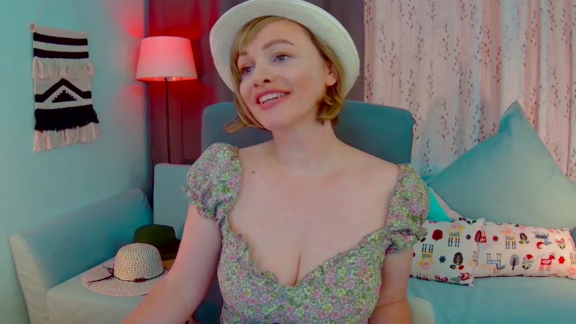 Gallery image thumbnail from SweetDazzle's myfreecams stream on, 05/09/2025, 11:24 image 4 of 20