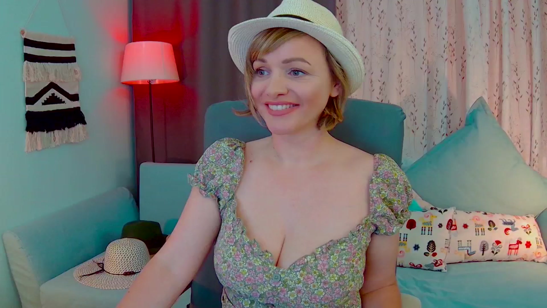 Gallery image thumbnail from SweetDazzle's myfreecams stream on, 05/09/2025, 12:07 image 6 of 20