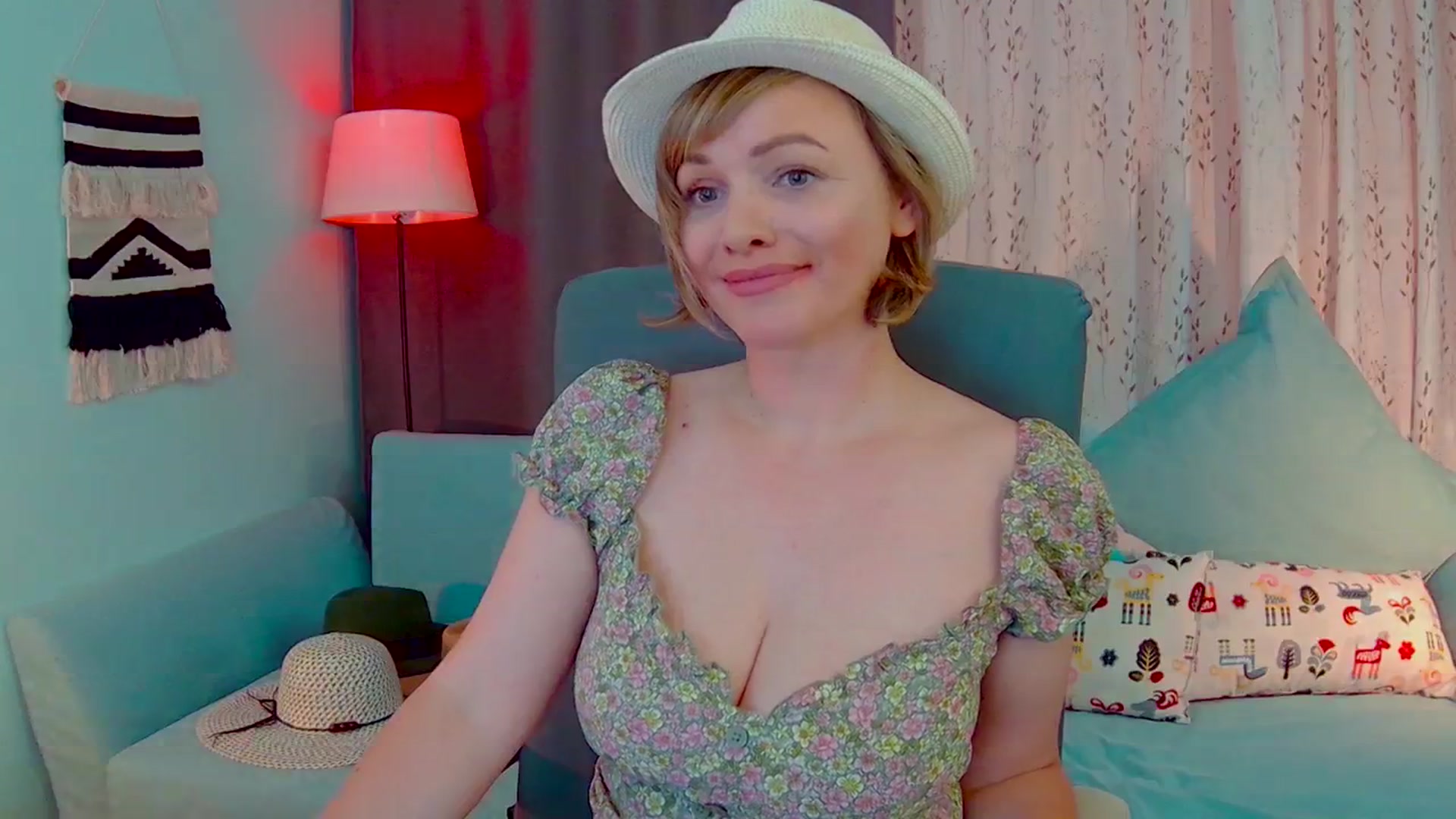 Gallery image thumbnail from SweetDazzle's myfreecams stream on, 05/09/2025, 12:07 image 5 of 20