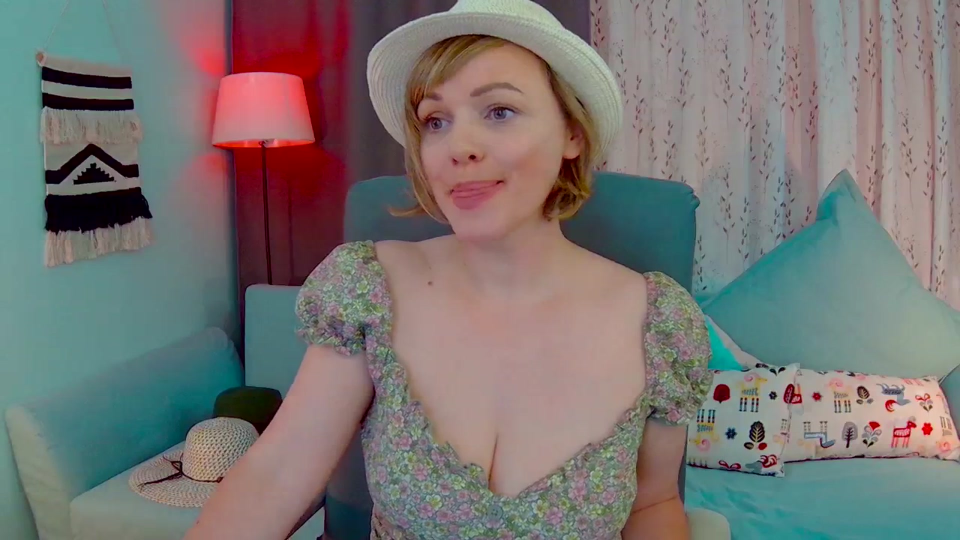 Gallery image thumbnail from SweetDazzle's myfreecams stream on, 05/09/2025, 12:07 image 3 of 20
