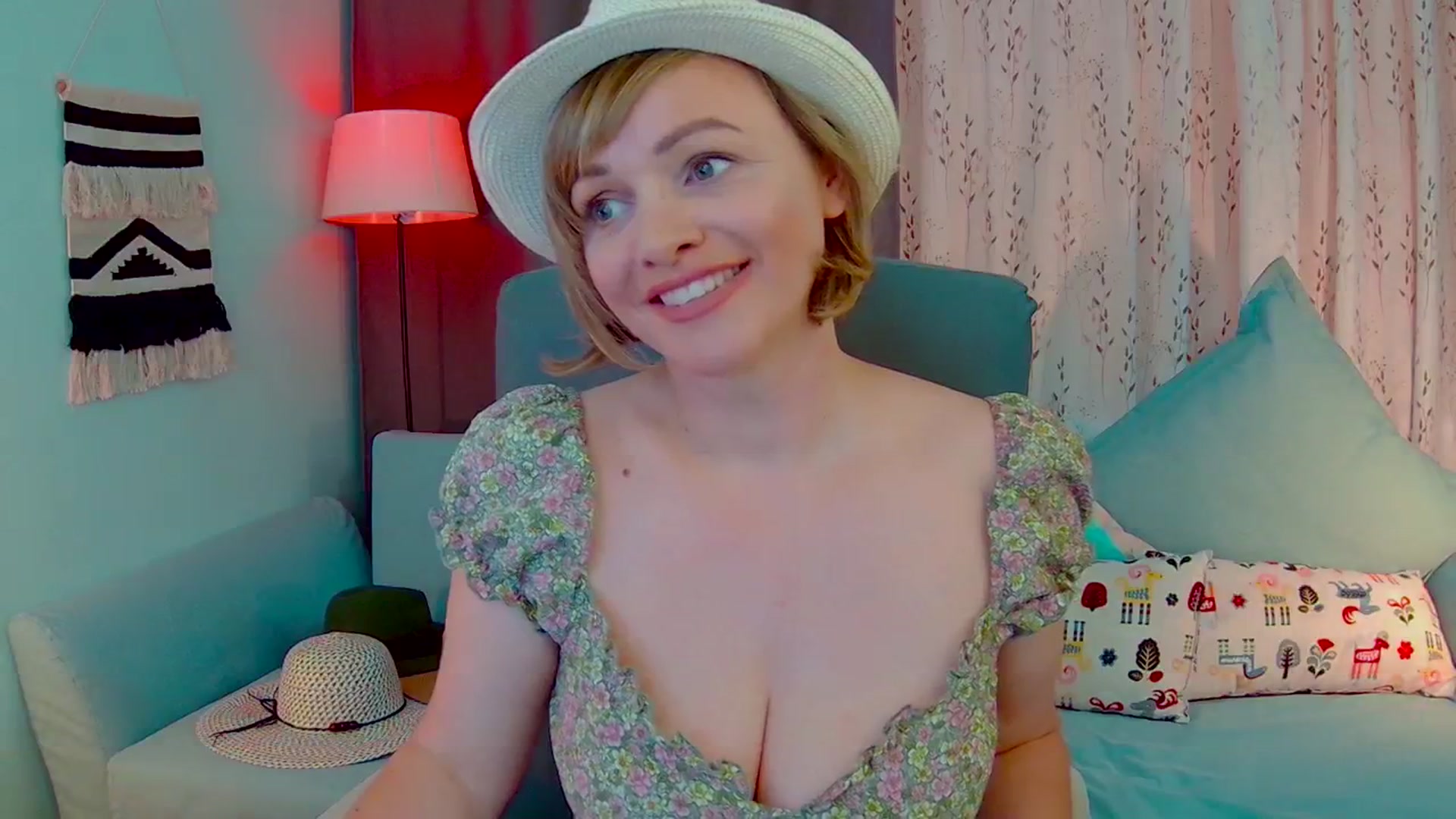 Gallery image thumbnail from SweetDazzle's myfreecams stream on, 05/09/2025, 12:07 image 16 of 20