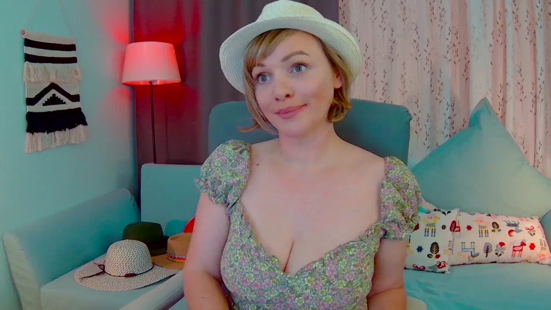 Gallery image thumbnail from SweetDazzle's myfreecams stream on, 05/09/2025, 12:07 image 9 of 20