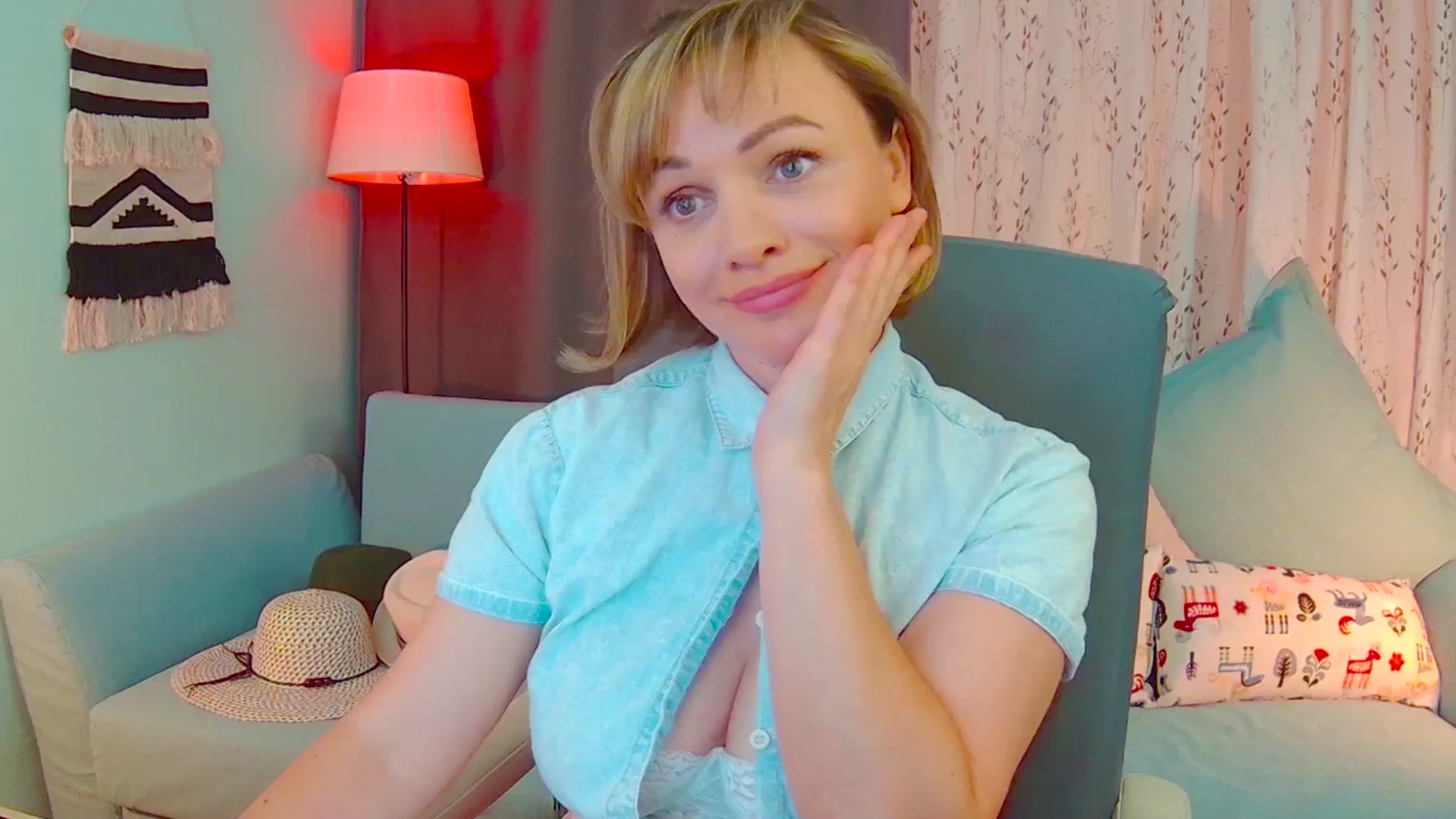 Gallery image thumbnail from SweetDazzle's myfreecams stream on, 05/13/2025, 09:19 image 14 of 20