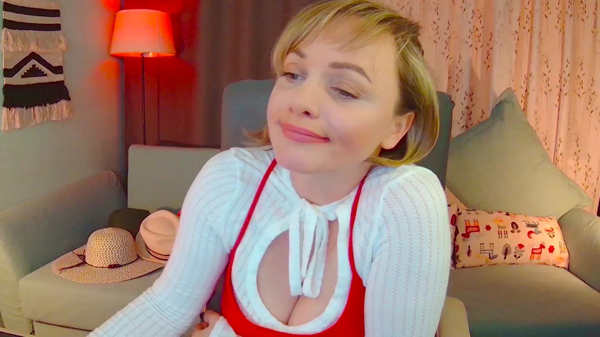 Gallery image thumbnail from SweetDazzle's myfreecams stream on, 05/13/2025, 11:17 image 17 of 20