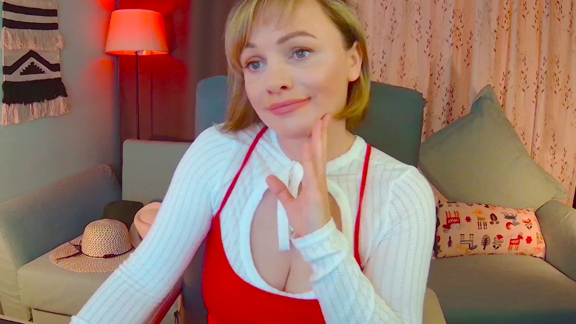 Gallery image thumbnail from SweetDazzle's myfreecams stream on, 05/13/2025, 11:17 image 5 of 20
