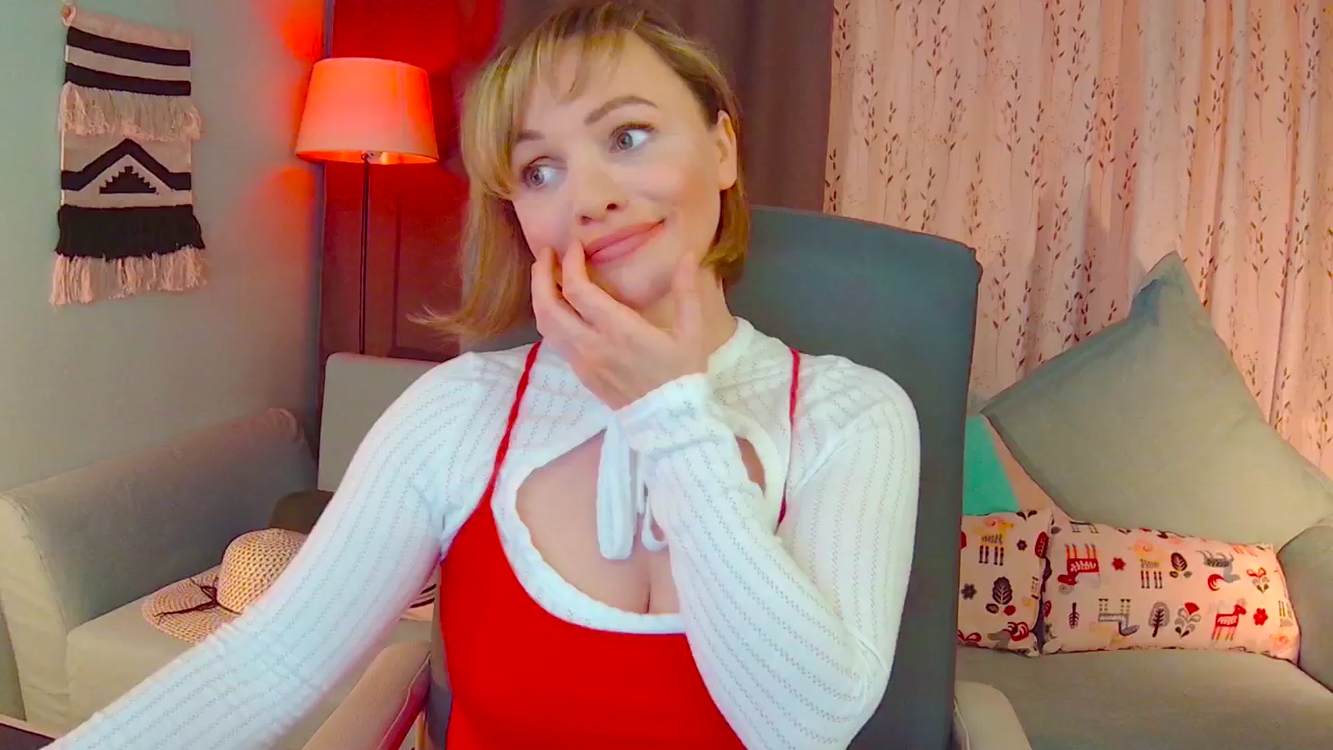 Gallery image thumbnail from SweetDazzle's myfreecams stream on, 05/13/2025, 12:05 image 11 of 20