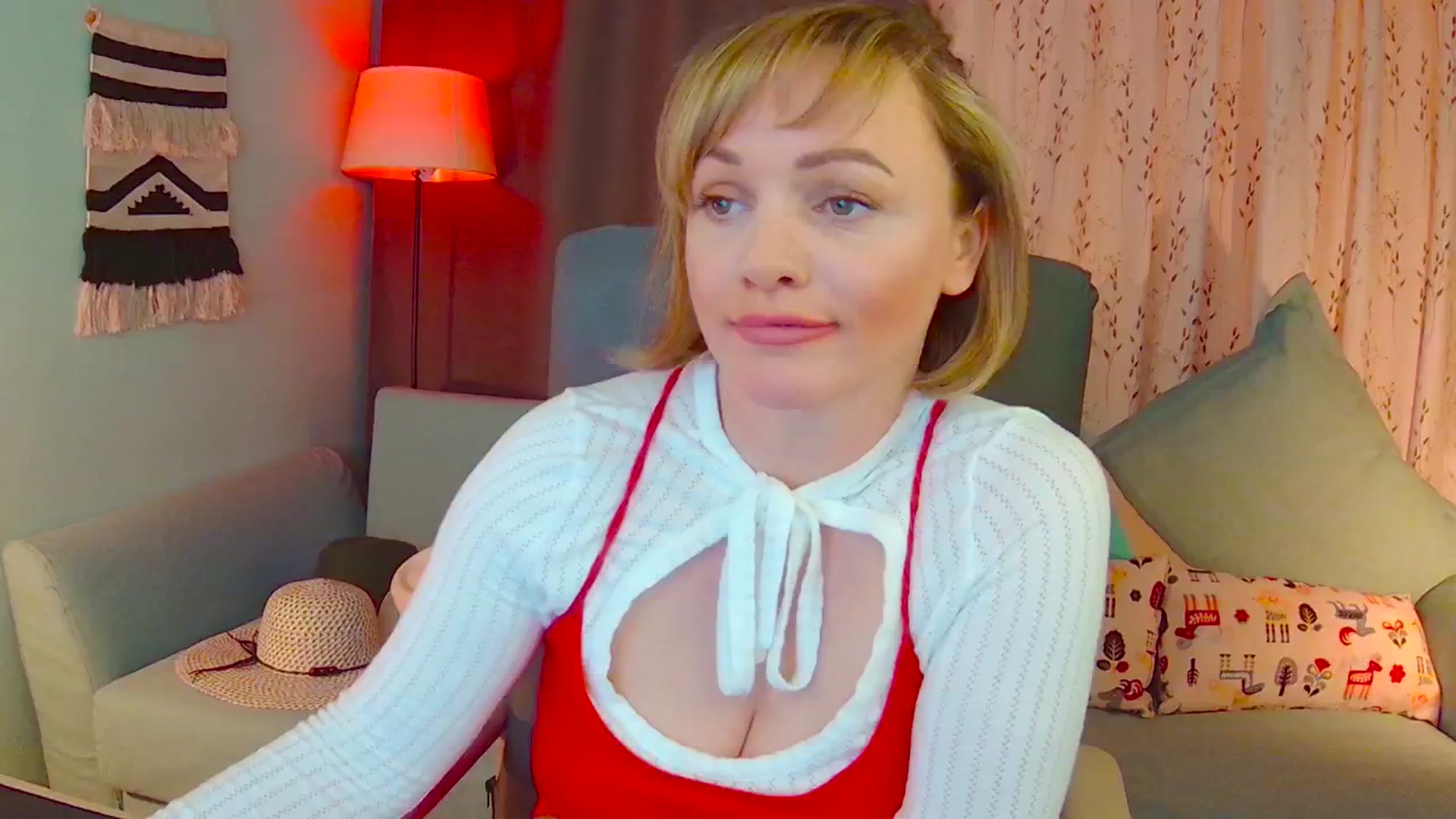 Gallery image thumbnail from SweetDazzle's myfreecams stream on, 05/13/2025, 12:56 image 7 of 20