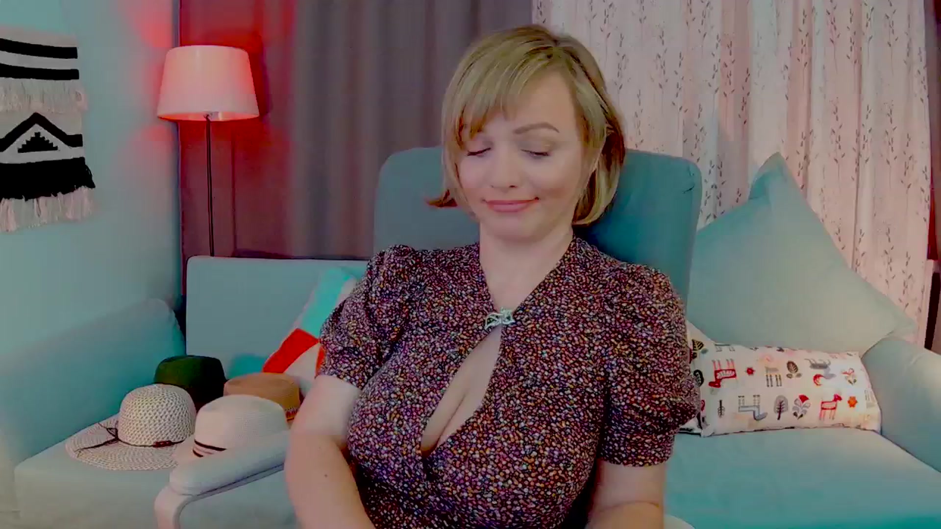 Gallery image thumbnail from SweetDazzle's myfreecams stream on, 05/14/2025, 14:10 image 5 of 20