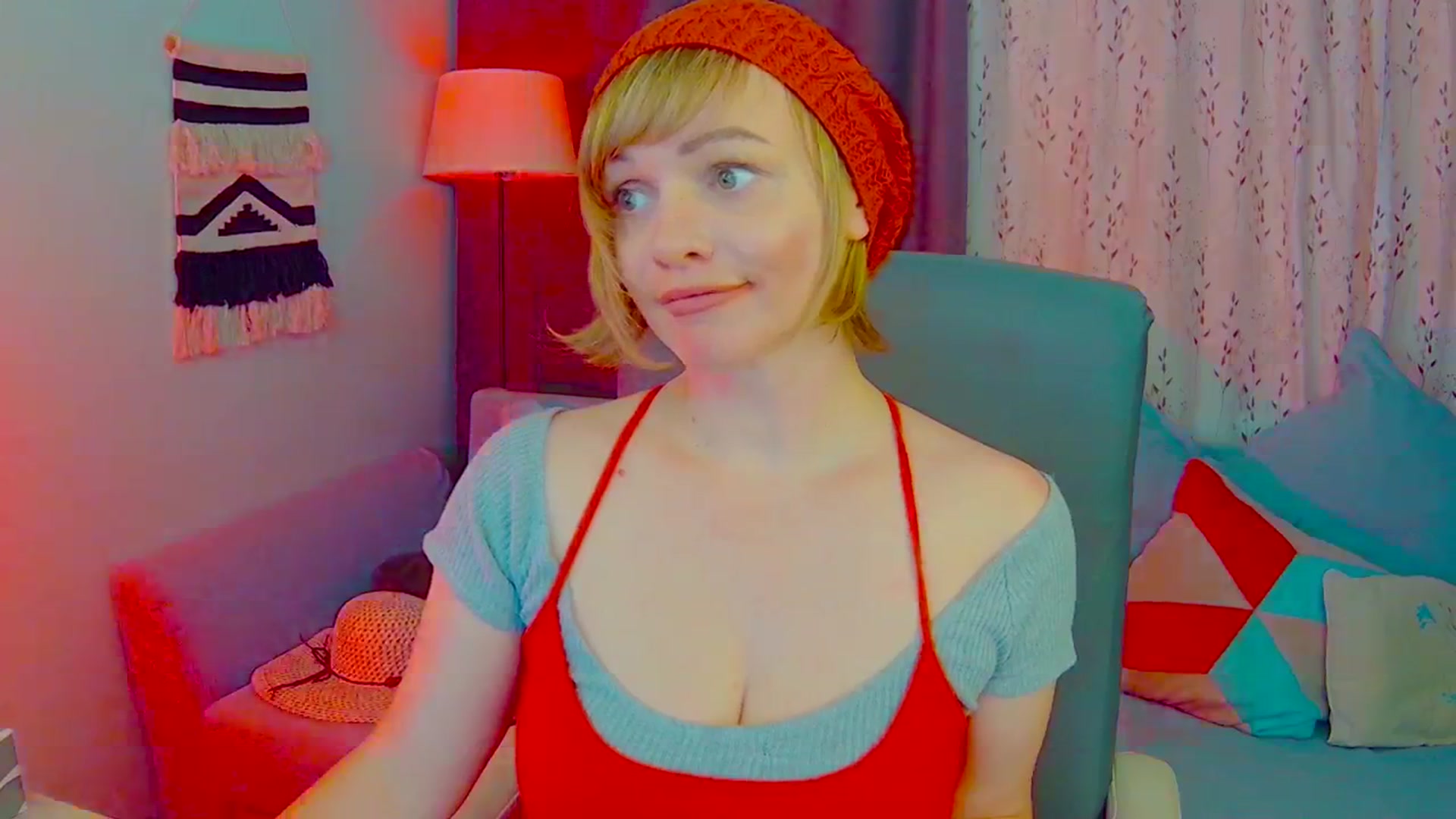 Gallery image thumbnail from SweetDazzle's myfreecams stream on, 05/20/2025, 13:15 image 15 of 20