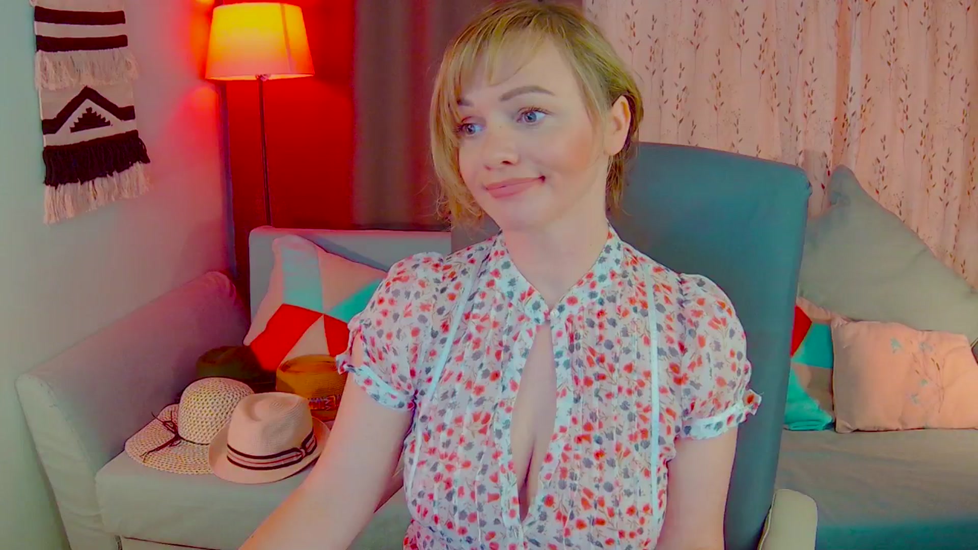 Gallery image thumbnail from SweetDazzle's myfreecams stream on, 05/21/2025, 12:00 image 14 of 20