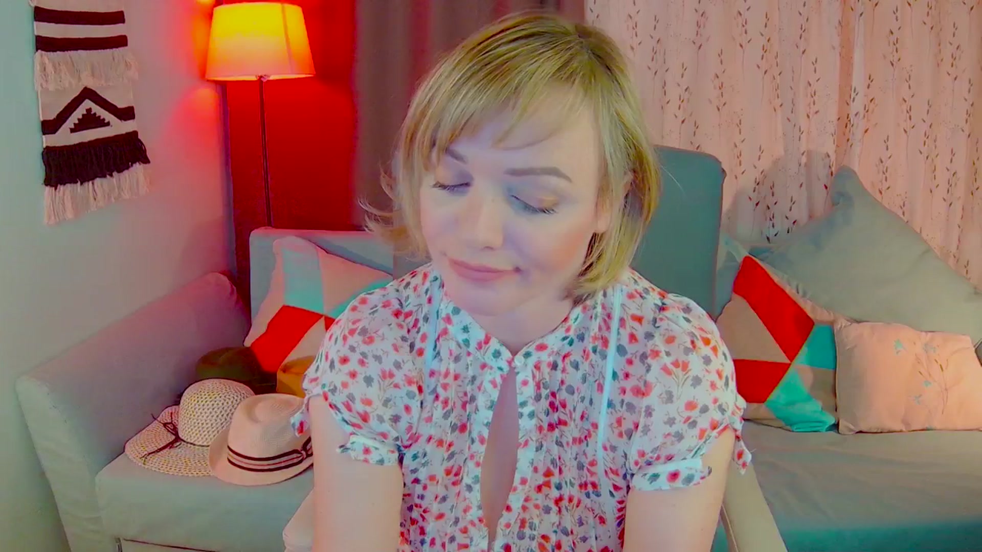 Gallery image thumbnail from SweetDazzle's myfreecams stream on, 05/21/2025, 12:00 image 4 of 20