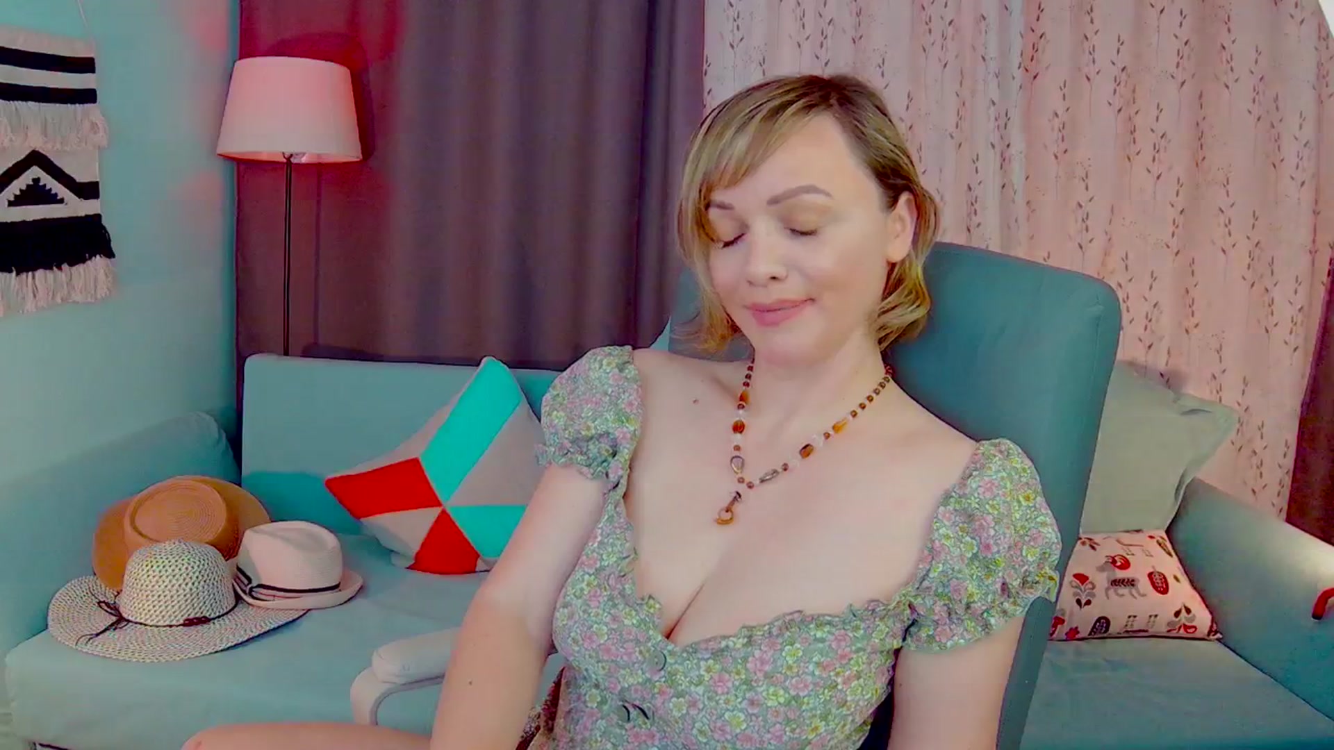 Gallery image thumbnail from SweetDazzle's myfreecams stream on, 06/02/2025, 10:33 image 18 of 20