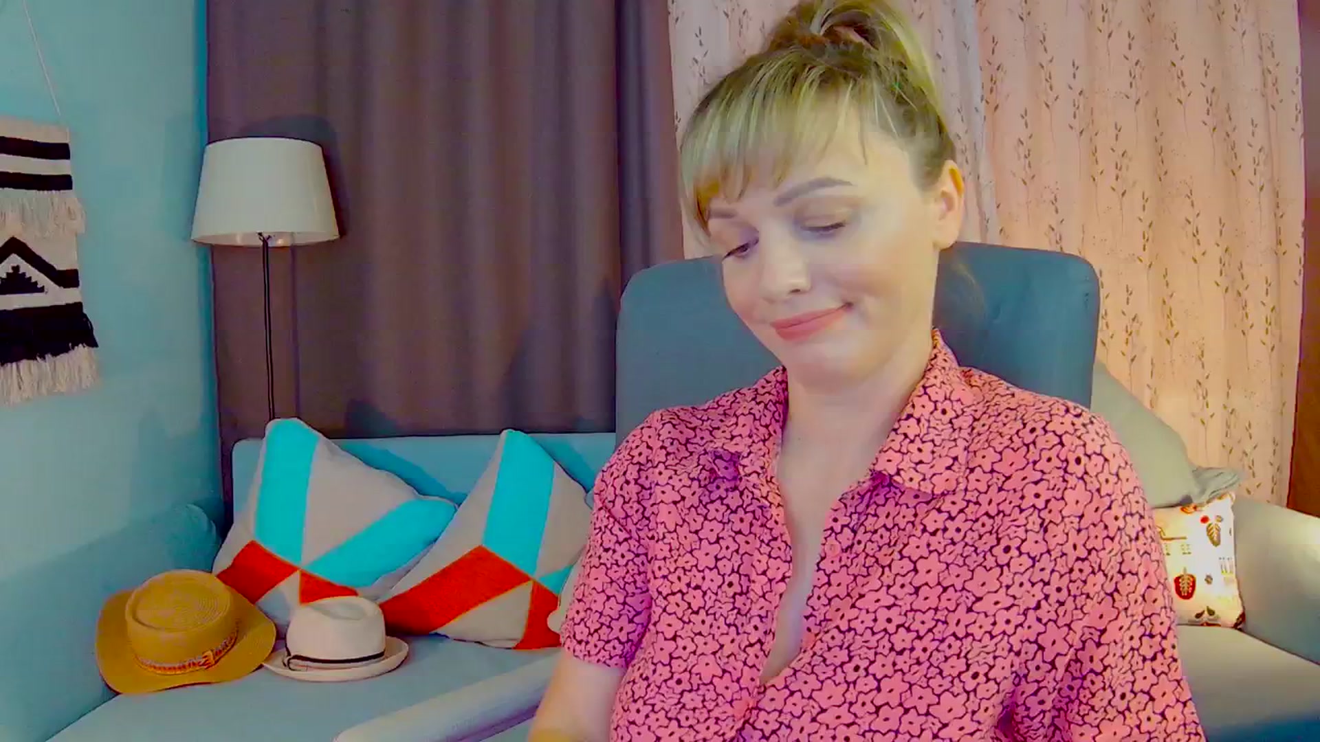 Gallery image thumbnail from SweetDazzle's myfreecams stream on, 06/13/2025, 15:07 image 6 of 20