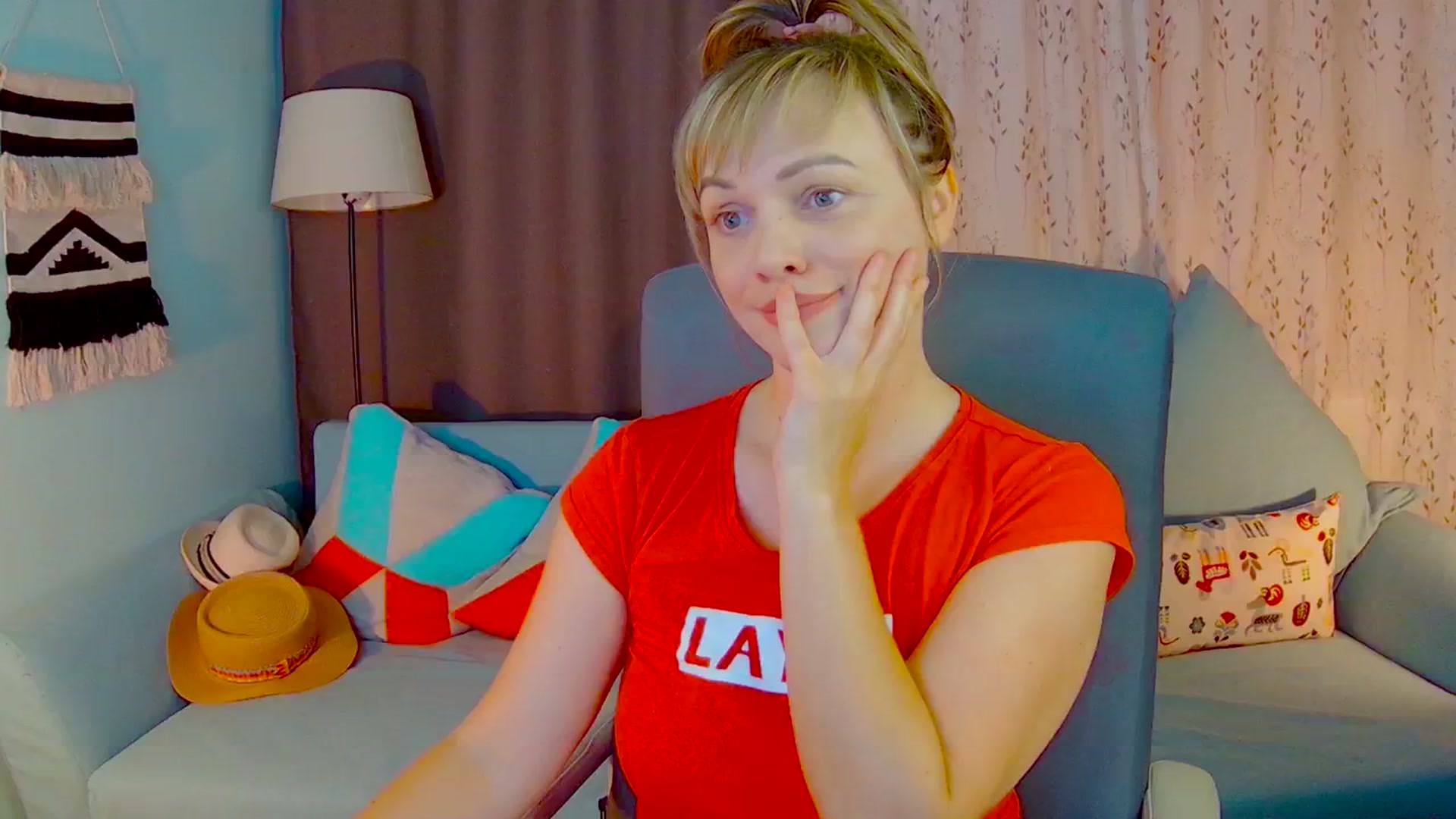 Gallery image thumbnail from SweetDazzle's myfreecams stream on, 06/20/2025, 15:07 image 10 of 20