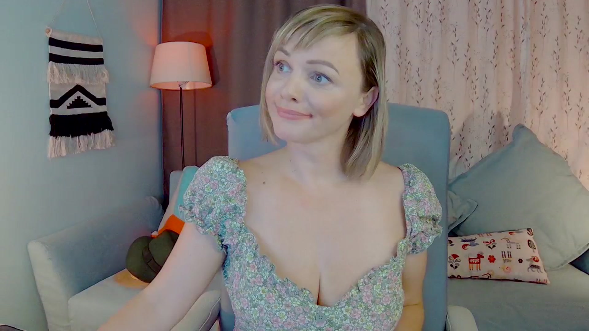 Gallery image thumbnail from SweetDazzle's myfreecams stream on, 07/21/2025, 10:37 image 13 of 20