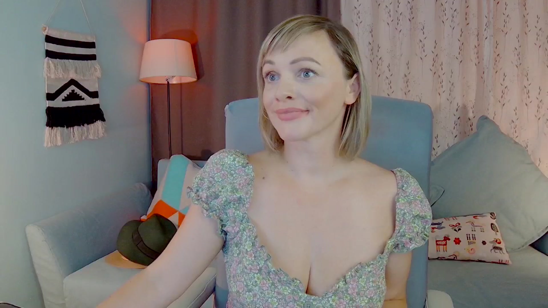 Gallery image thumbnail from SweetDazzle's myfreecams stream on, 07/21/2025, 10:37 image 6 of 20