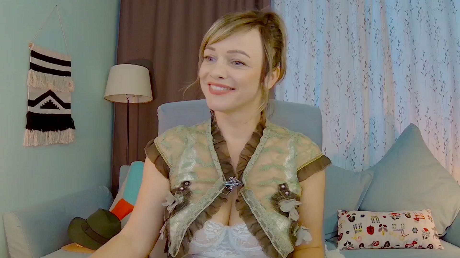 Gallery image thumbnail from SweetDazzle's myfreecams stream on, 09/18/2025, 10:01 image 19 of 20