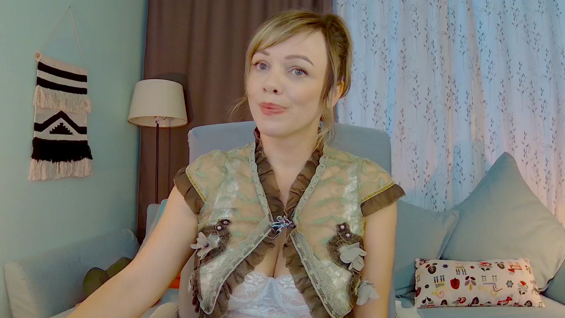 Gallery image thumbnail from SweetDazzle's myfreecams stream on, 09/18/2025, 10:01 image 4 of 20