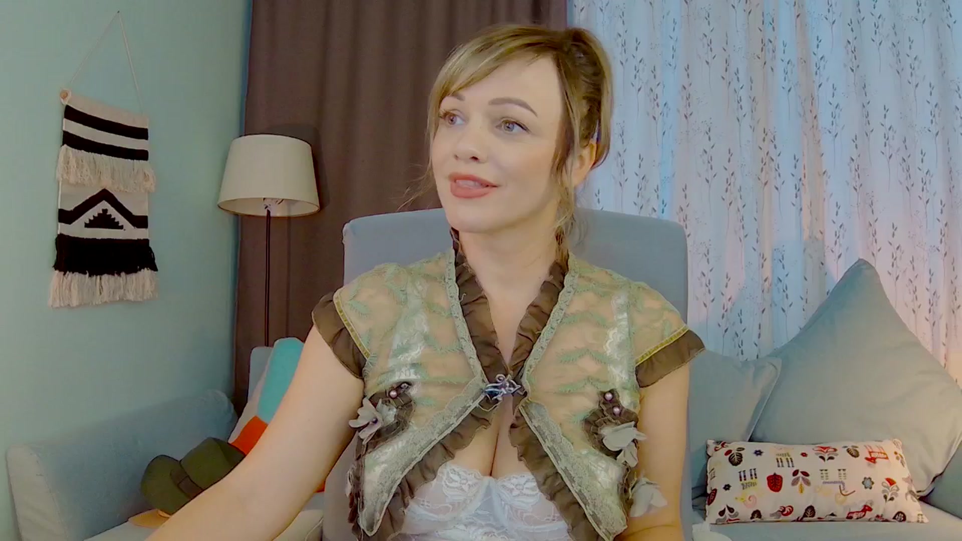 Gallery image thumbnail from SweetDazzle's myfreecams stream on, 09/18/2025, 10:01 image 2 of 20