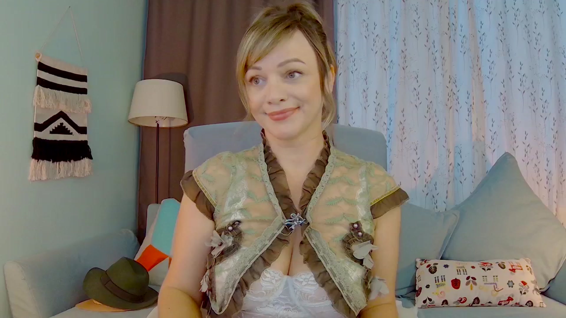 Gallery image thumbnail from SweetDazzle's myfreecams stream on, 09/18/2025, 10:01 image 18 of 20