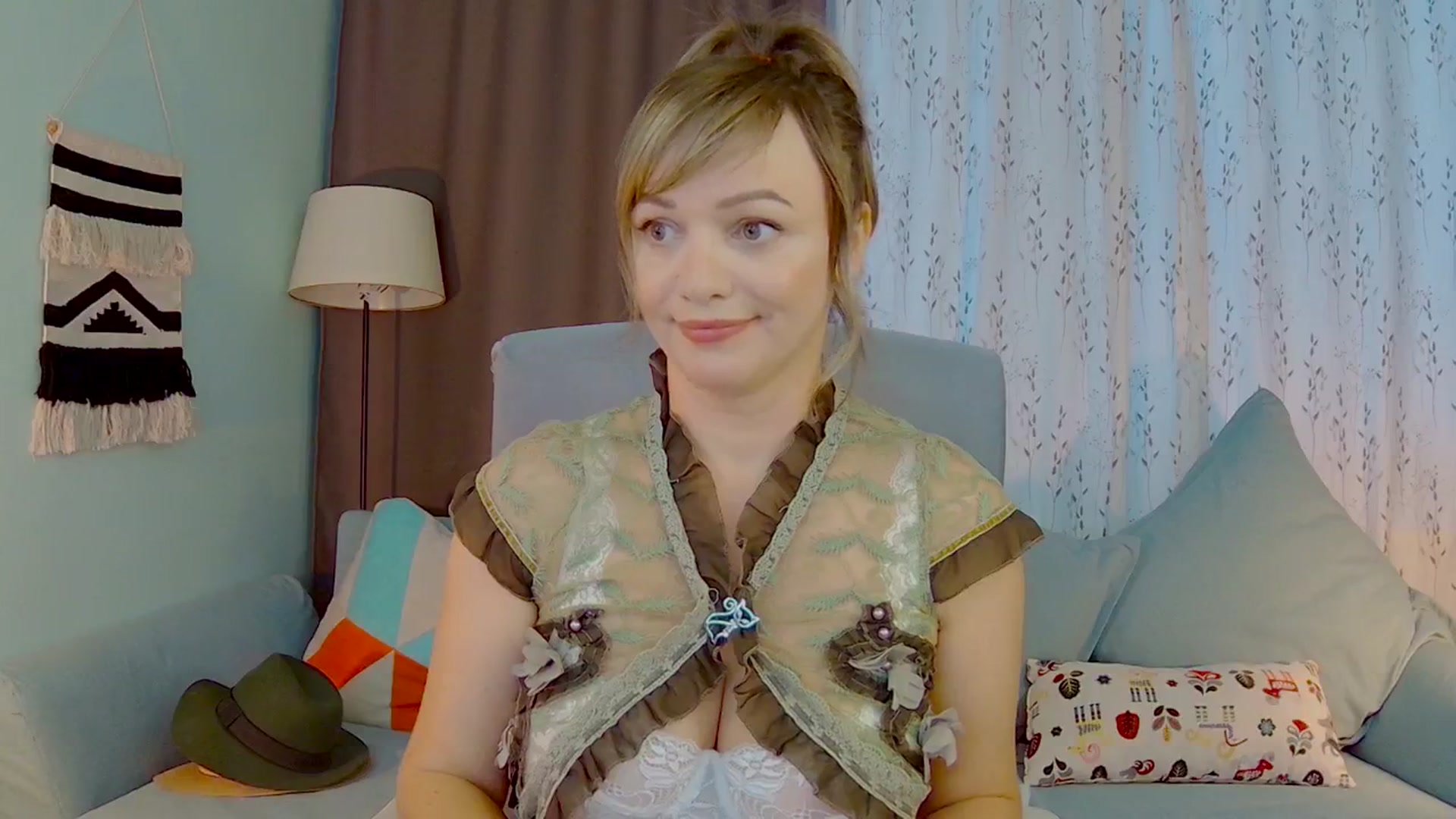 Gallery image thumbnail from SweetDazzle's myfreecams stream on, 09/18/2025, 10:48 image 9 of 20