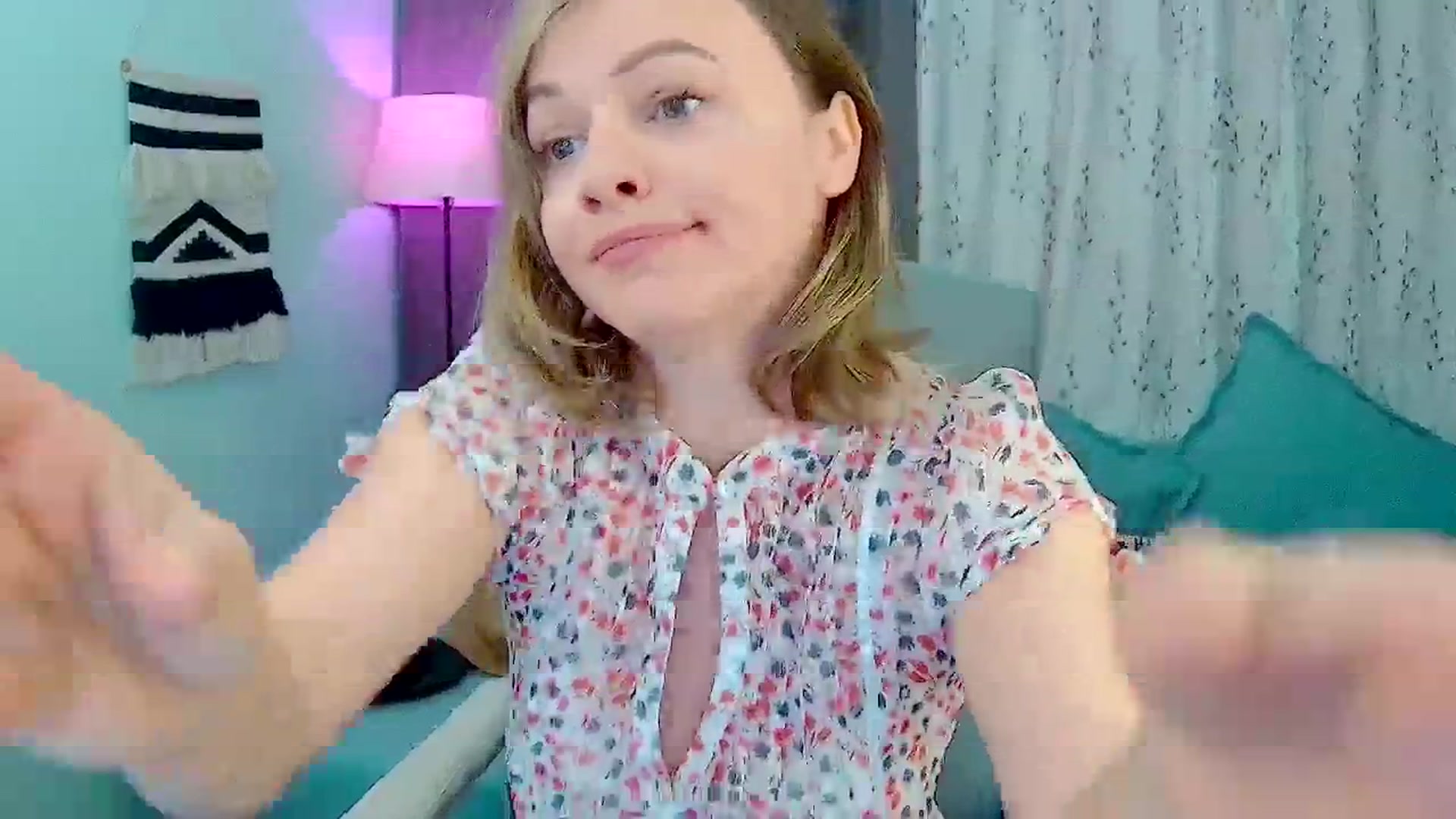 Gallery image thumbnail from SweetDazzle's myfreecams stream on, 11/04/2025, 12:32 image 10 of 20