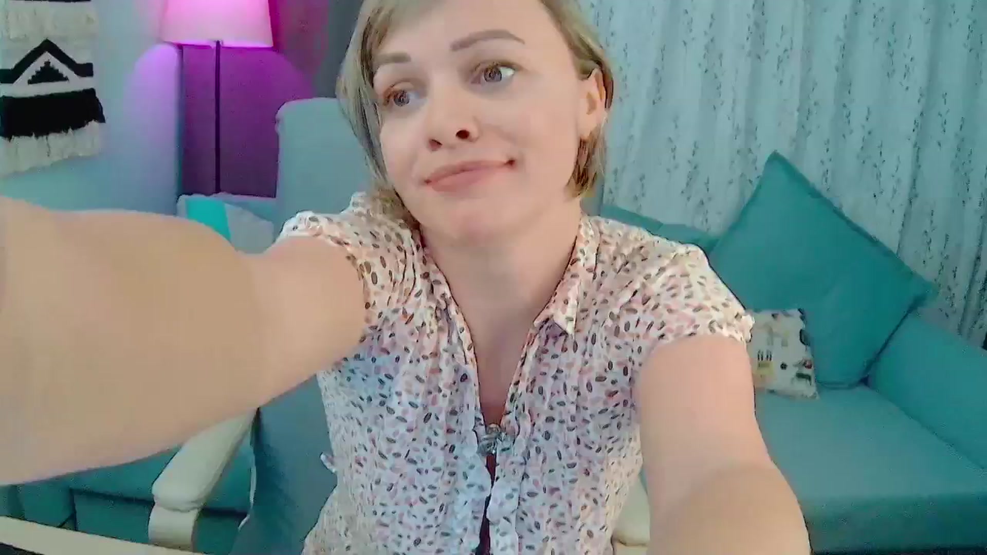 Gallery image thumbnail from SweetDazzle's myfreecams stream on, 11/14/2025, 13:55 image 12 of 20
