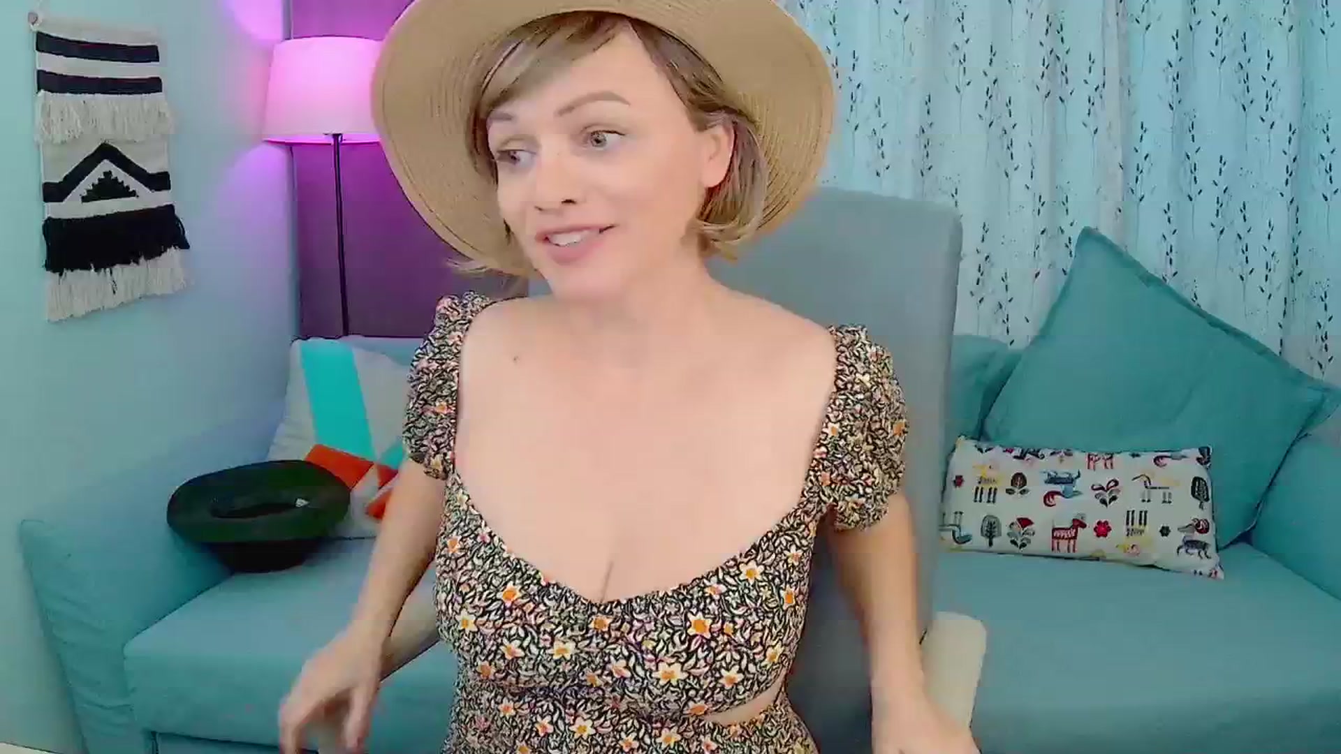 Gallery image thumbnail from SweetDazzle's myfreecams stream on, 11/17/2025, 13:58 image 16 of 20