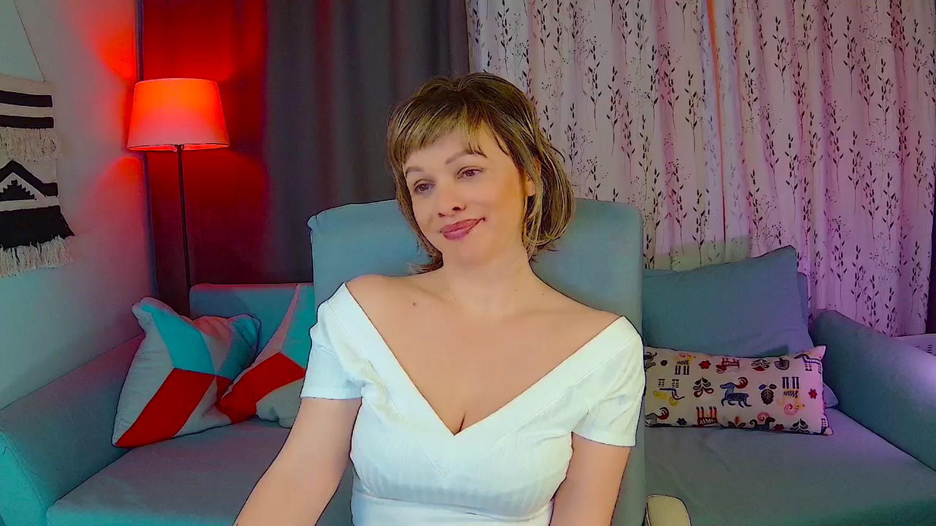 Gallery image thumbnail from SweetDazzle's myfreecams stream on, 03/19/2026, 08:07 image 15 of 20
