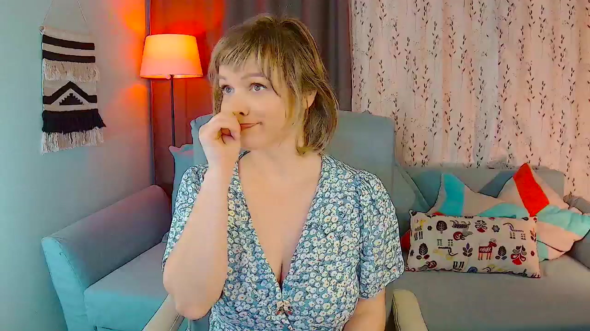 Gallery image thumbnail from SweetDazzle's myfreecams stream on, 04/29/2026, 11:39 image 19 of 20